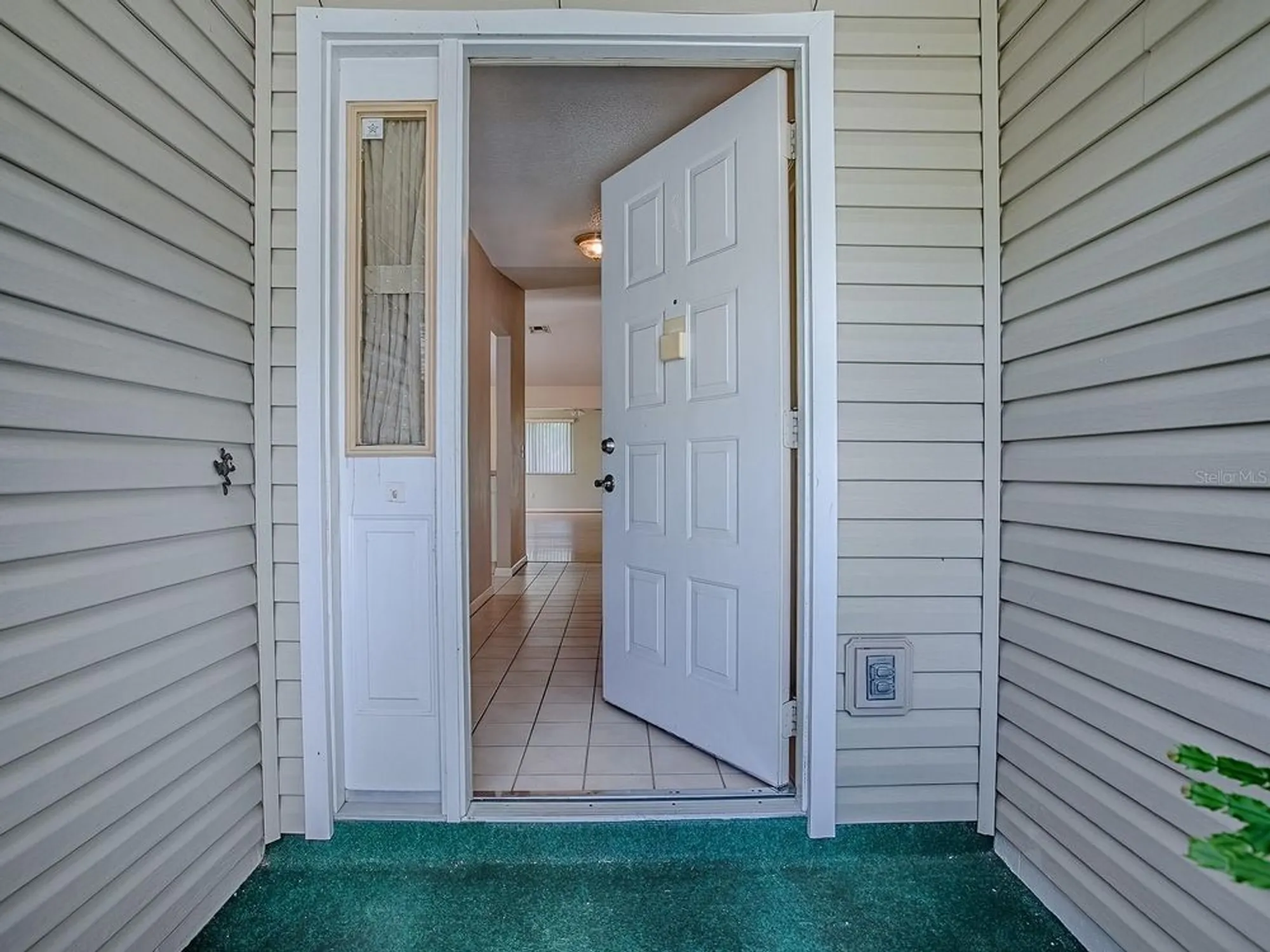 Property Slideshow image 5 of 43 | 642 glen oaks dr, Leesburg, FL, 34748