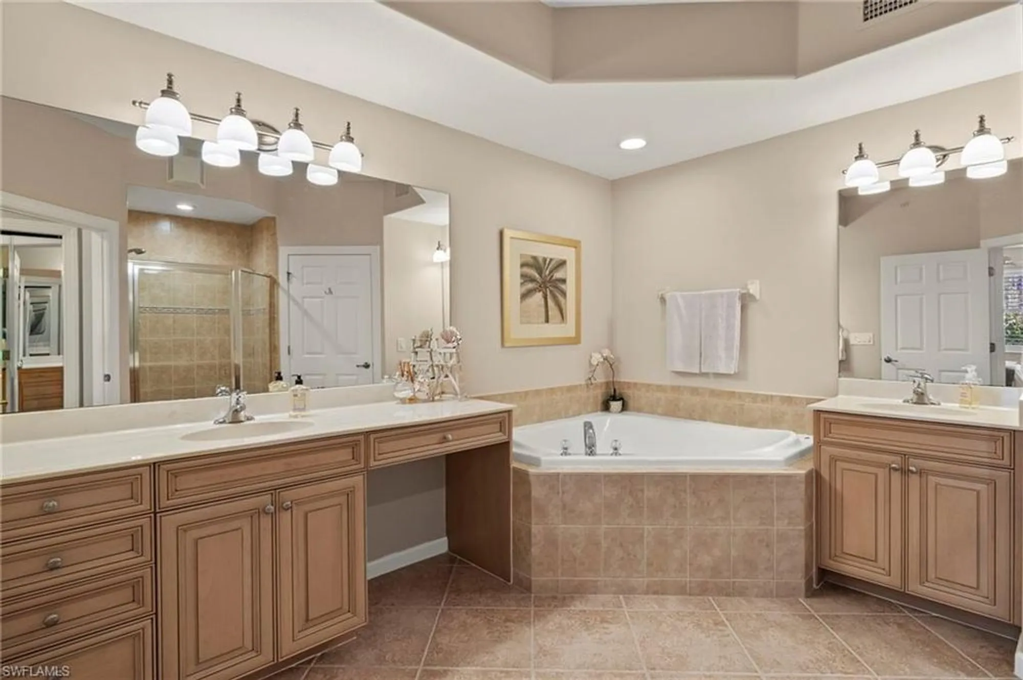 Property Slideshow image 17 of 39 | 13002 pennington pl 101, Fort Myers, FL, 33913