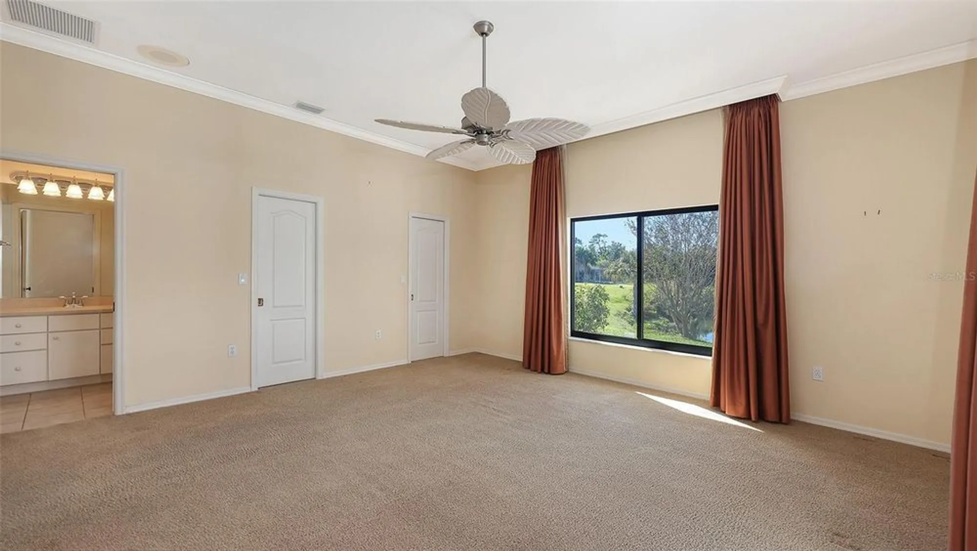 Property Slideshow image 24 of 60 | 8068 estates dr, Sarasota, FL, 34243