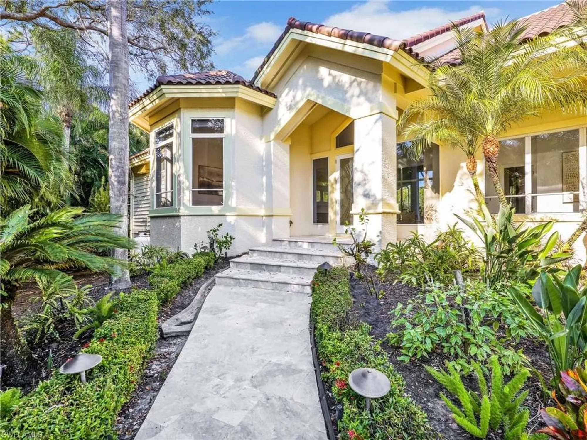 Property Slideshow image 3 of 46 | 27231 lakeway ct, Bonita Springs, FL, 34134