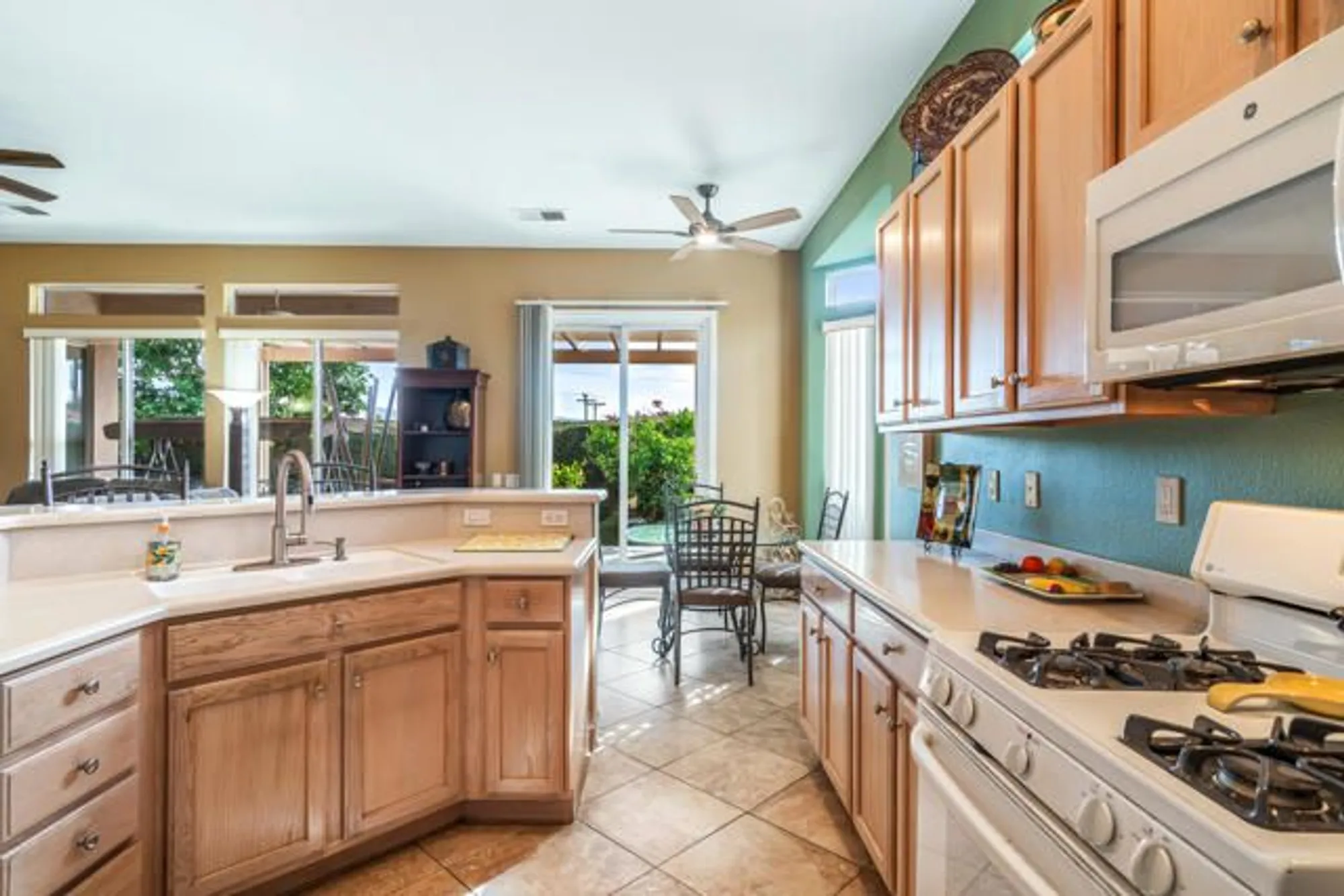 Property Slideshow image 14 of 51 | 43774 royal saint george dr, Indio, CA, 92201