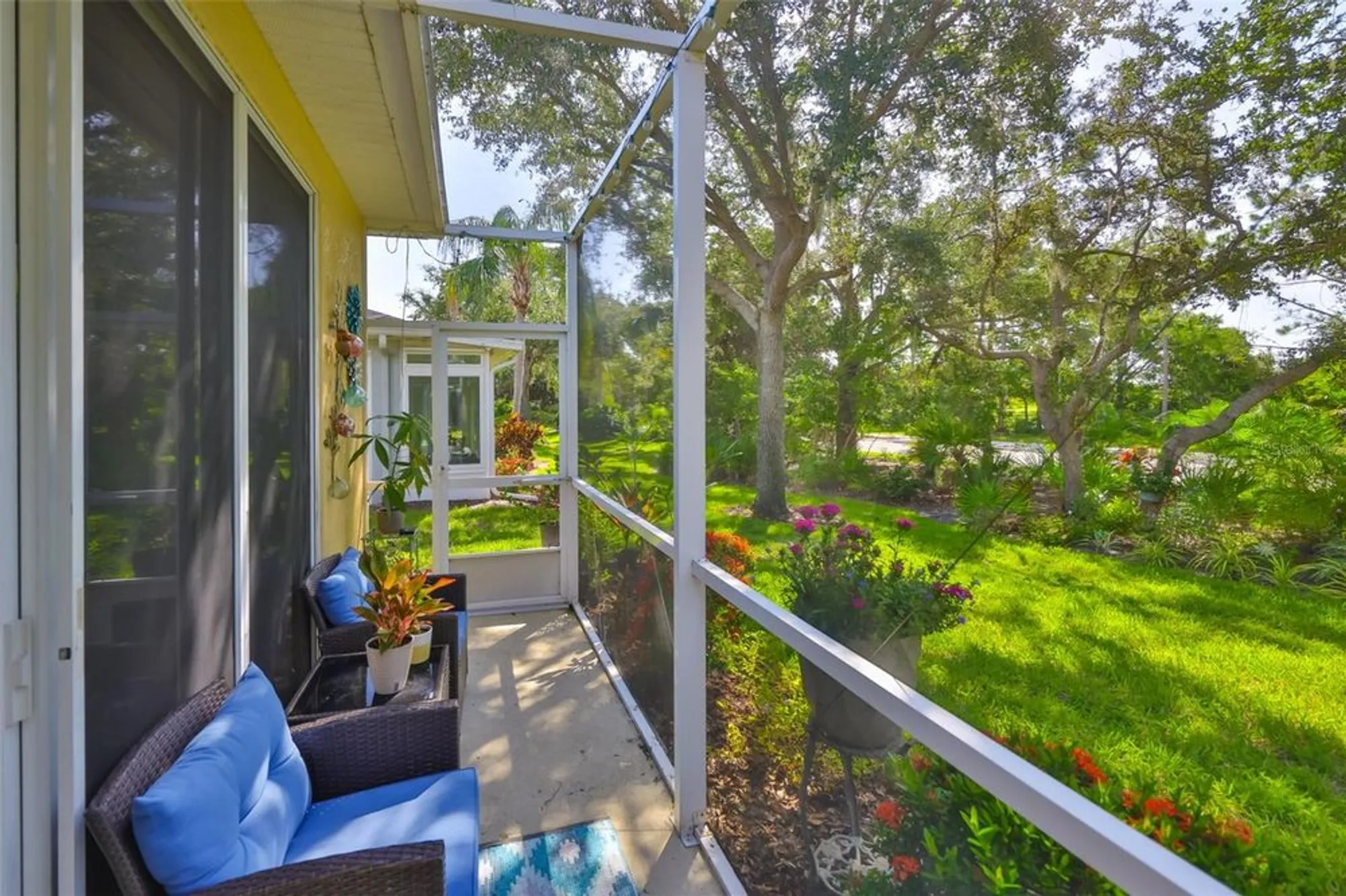 Property Slideshow image 33 of 63 | 2044 sifield greens way, Sun City Center, FL, 33573