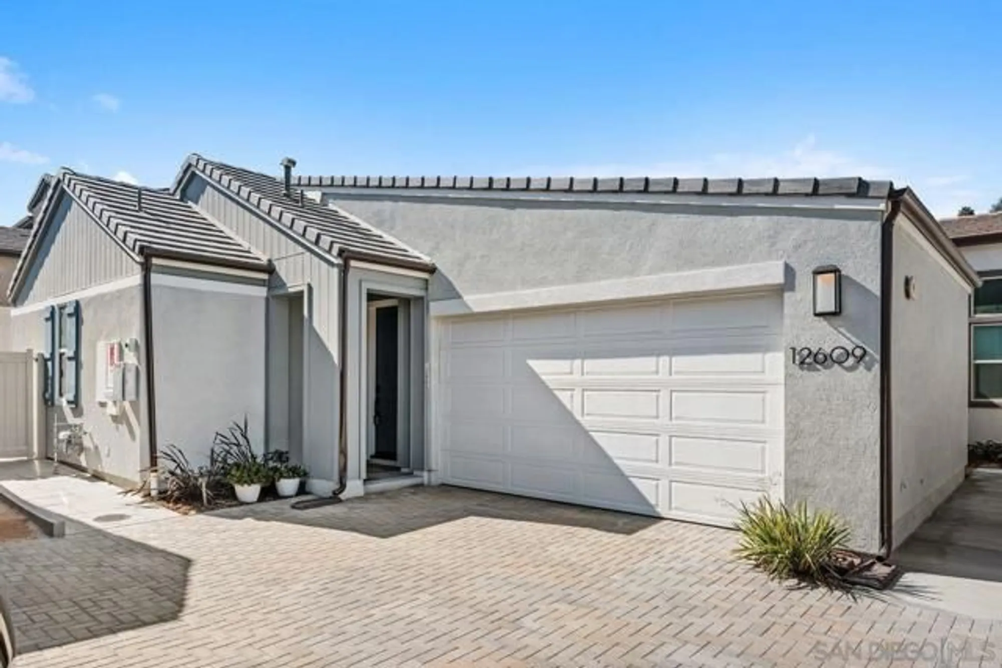Property Slideshow image 2 of 37 | 12609 elizabeth way, San Diego, CA, 92129