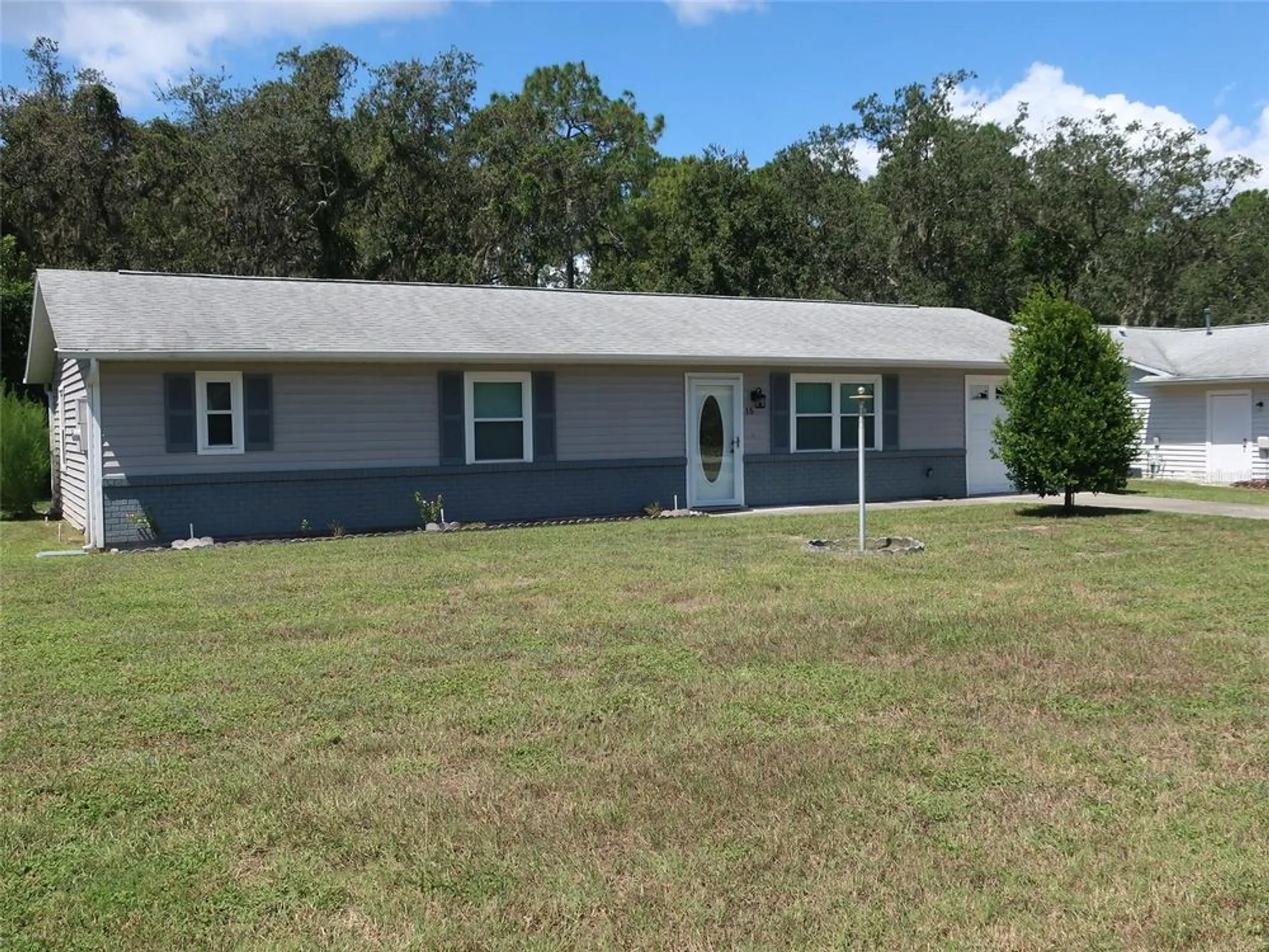 Property Slideshow image 3 of 49 | 15 aberdeen cir, Leesburg, FL, 34788