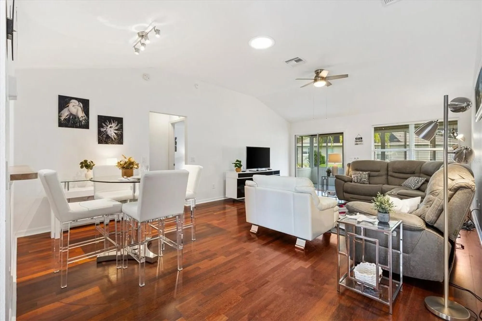 Property Slideshow image 10 of 34 | 17107 se 93rd exeter ct, The Villages, FL, 32162