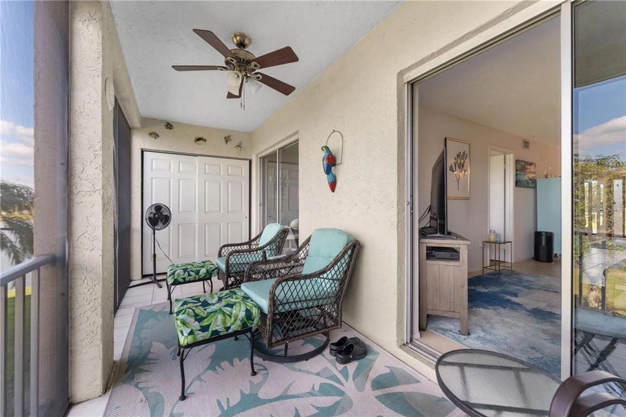 Property Slideshow image 18 of 28 | 3915 lake bayshore dr, Bradenton, FL, 34205