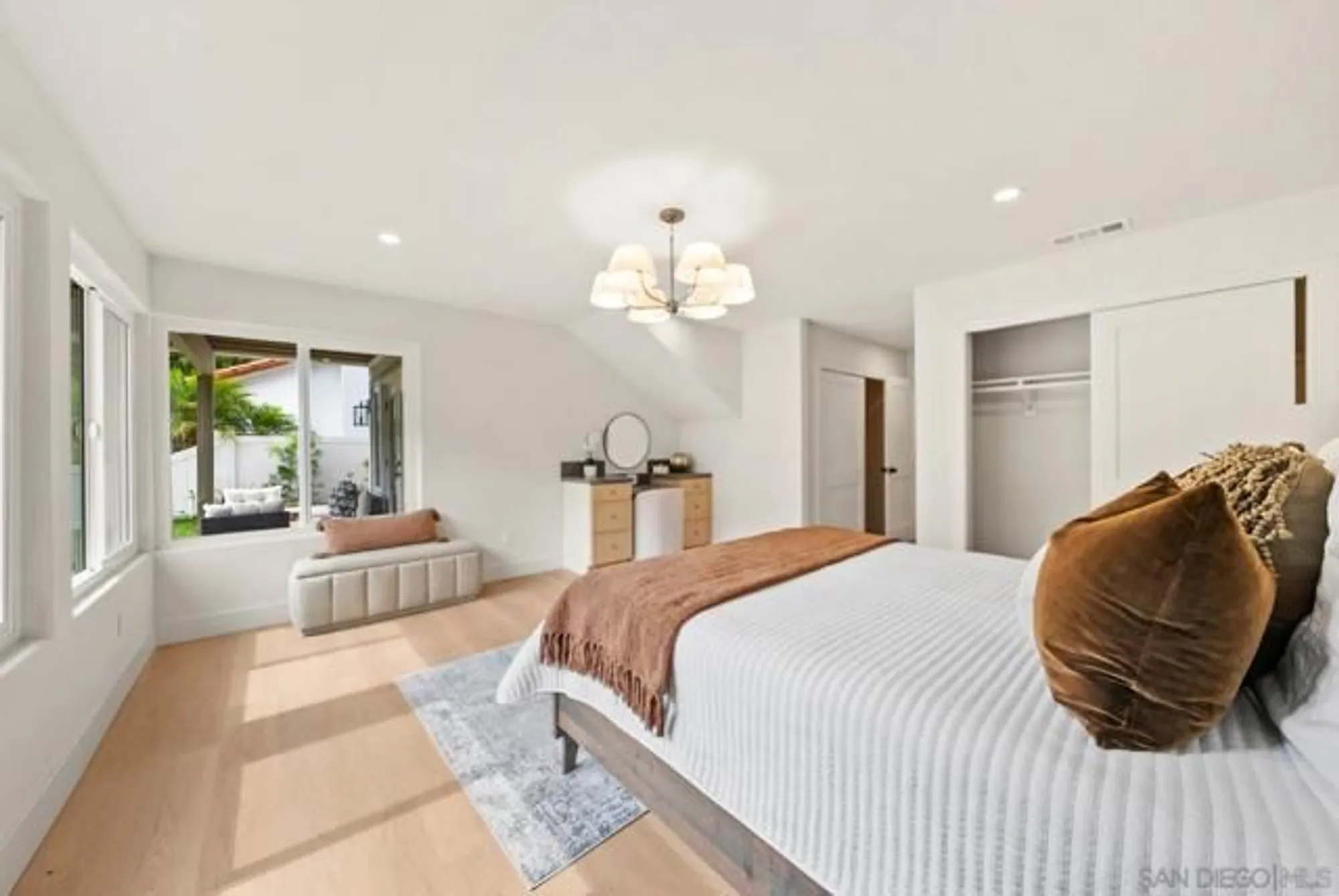 Property Slideshow image 8 of 29 | 4946 kalamis way, Oceanside, CA, 92056