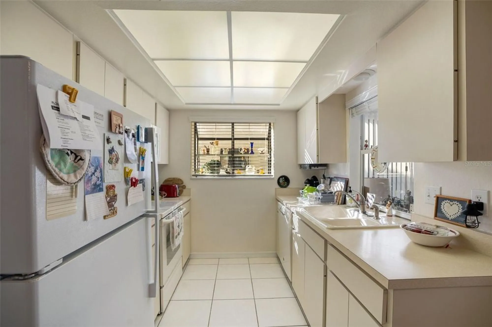 Property Slideshow image 10 of 23 | 4217 oakhurst cir 3023, Sarasota, FL, 34233