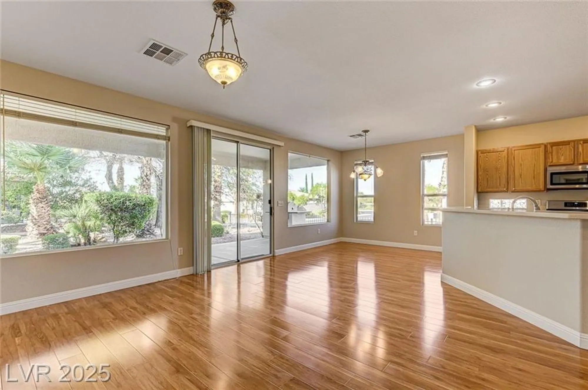 Property Slideshow image 8 of 65 | 10532 riva grande ct, Las Vegas, NV, 89135