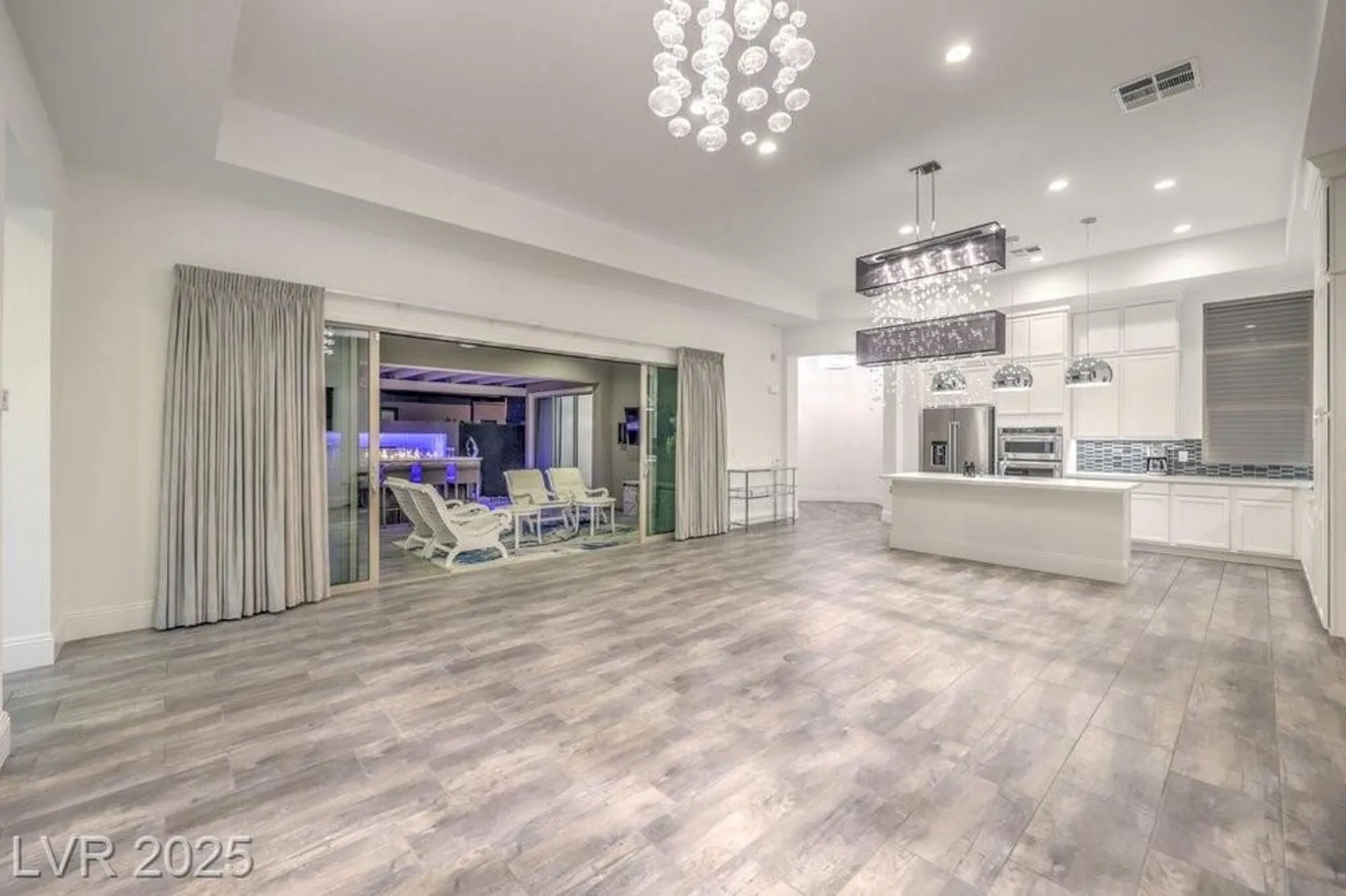 Property Slideshow image 10 of 62 | 9928 regency square ave, Las Vegas, NV, 89148