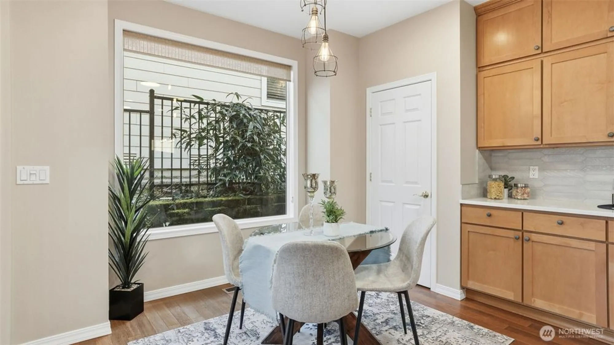 Property Slideshow image 13 of 40 | 12832 231st pl, Redmond, WA, 98053