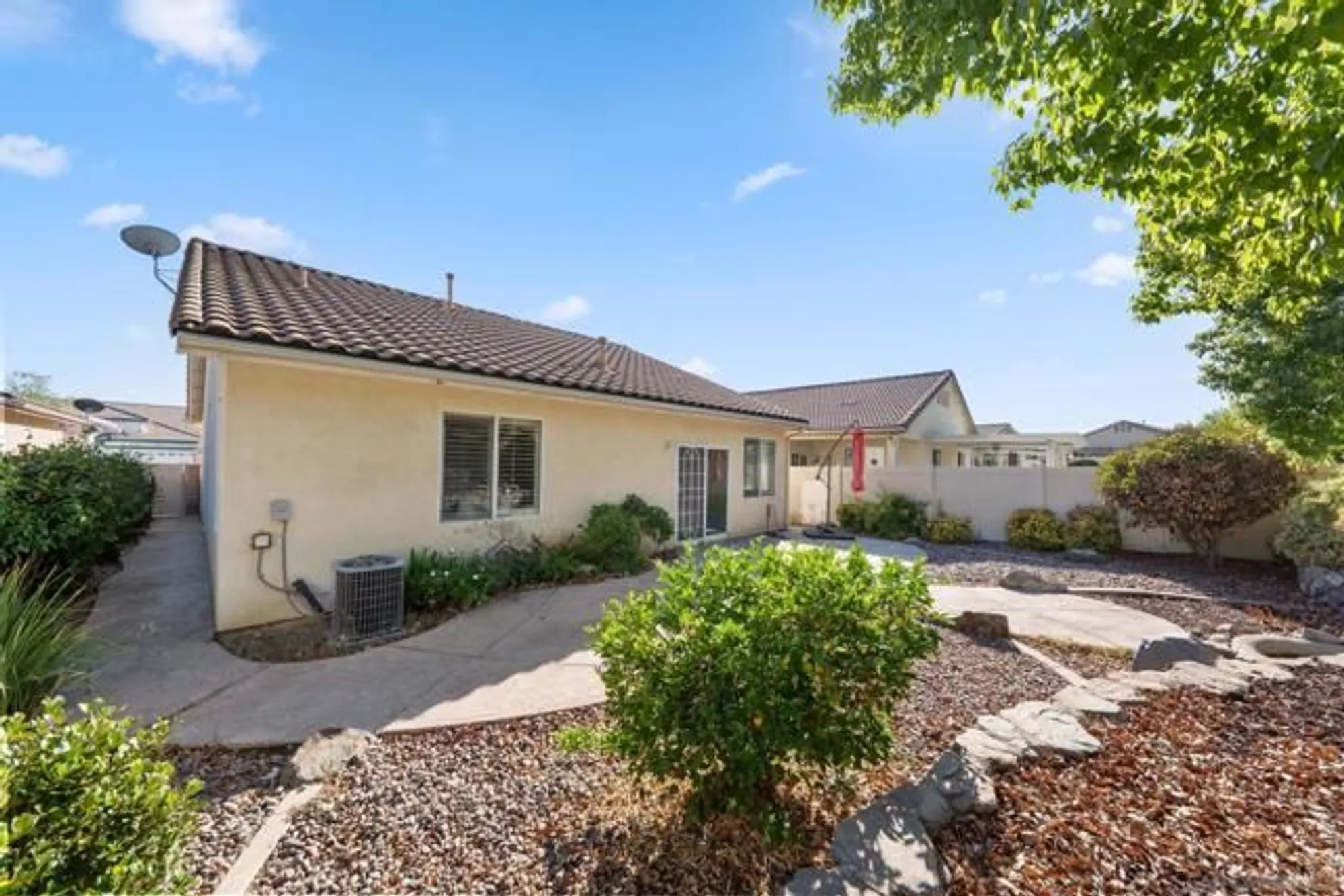 Property Slideshow image 31 of 37 | 27992 whisperwood dr, Menifee, CA, 92584