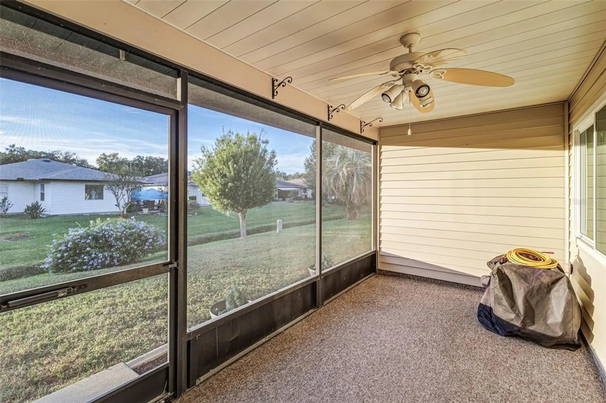 Property Slideshow image 28 of 33 | 1635 colonnades cir, Lakeland, FL, 33811