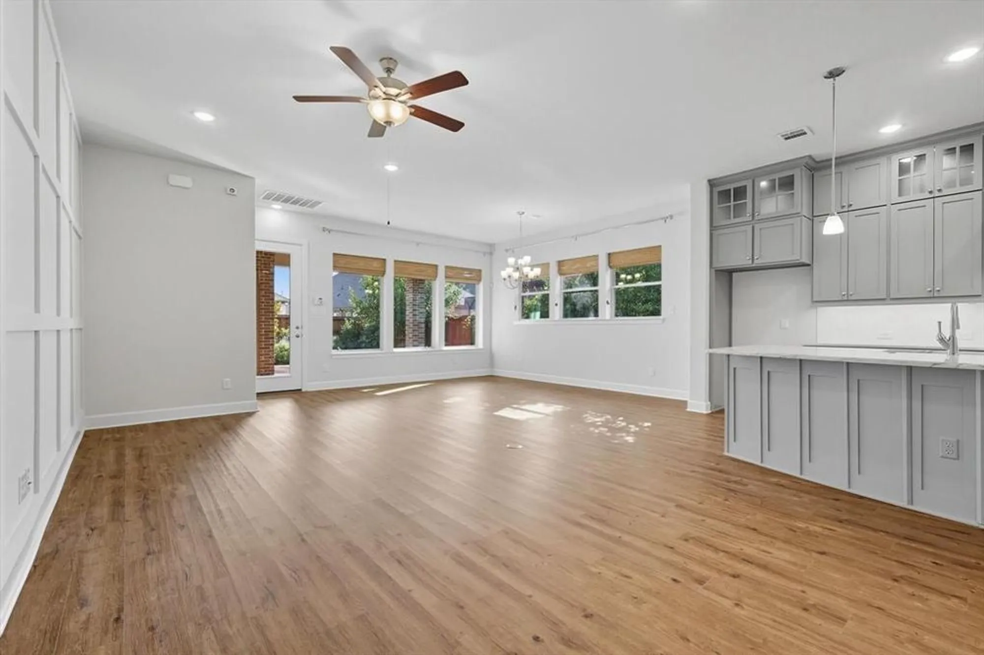 Property Slideshow image 16 of 40 | 4815 beaver creek dr, Arlington, TX, 76005