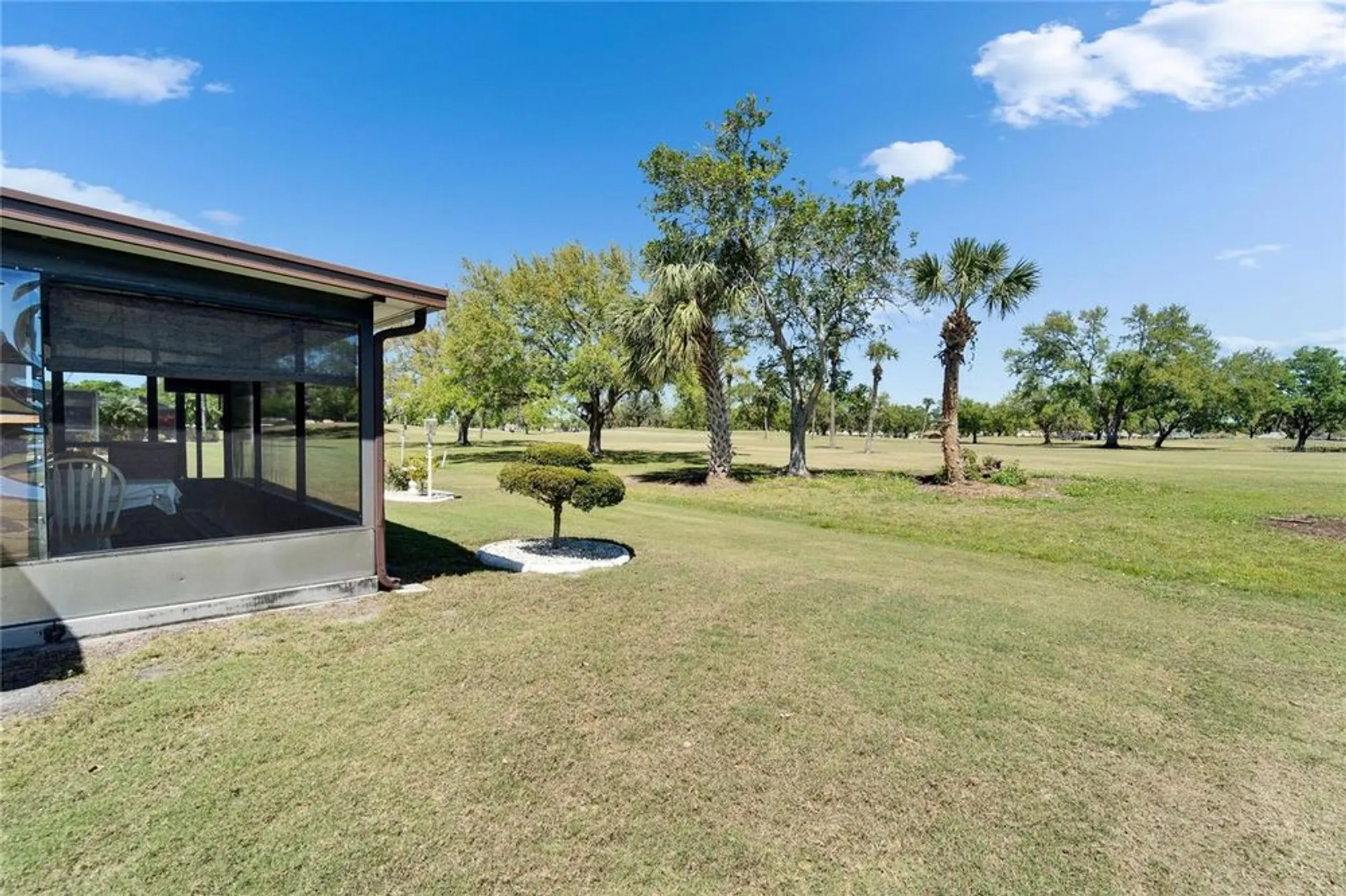 Property Slideshow image 50 of 79 | 2007 east view dr, Sun City Center, FL, 33573