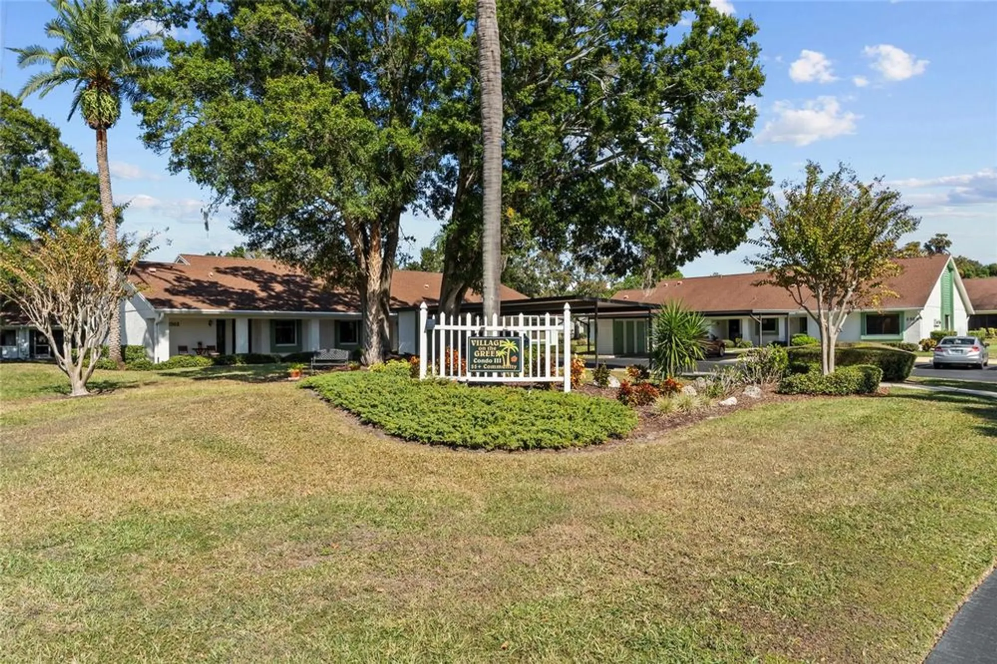 Property Slideshow image 28 of 46 | 2502 royal pines cir # 5a, Clearwater, FL, 33763