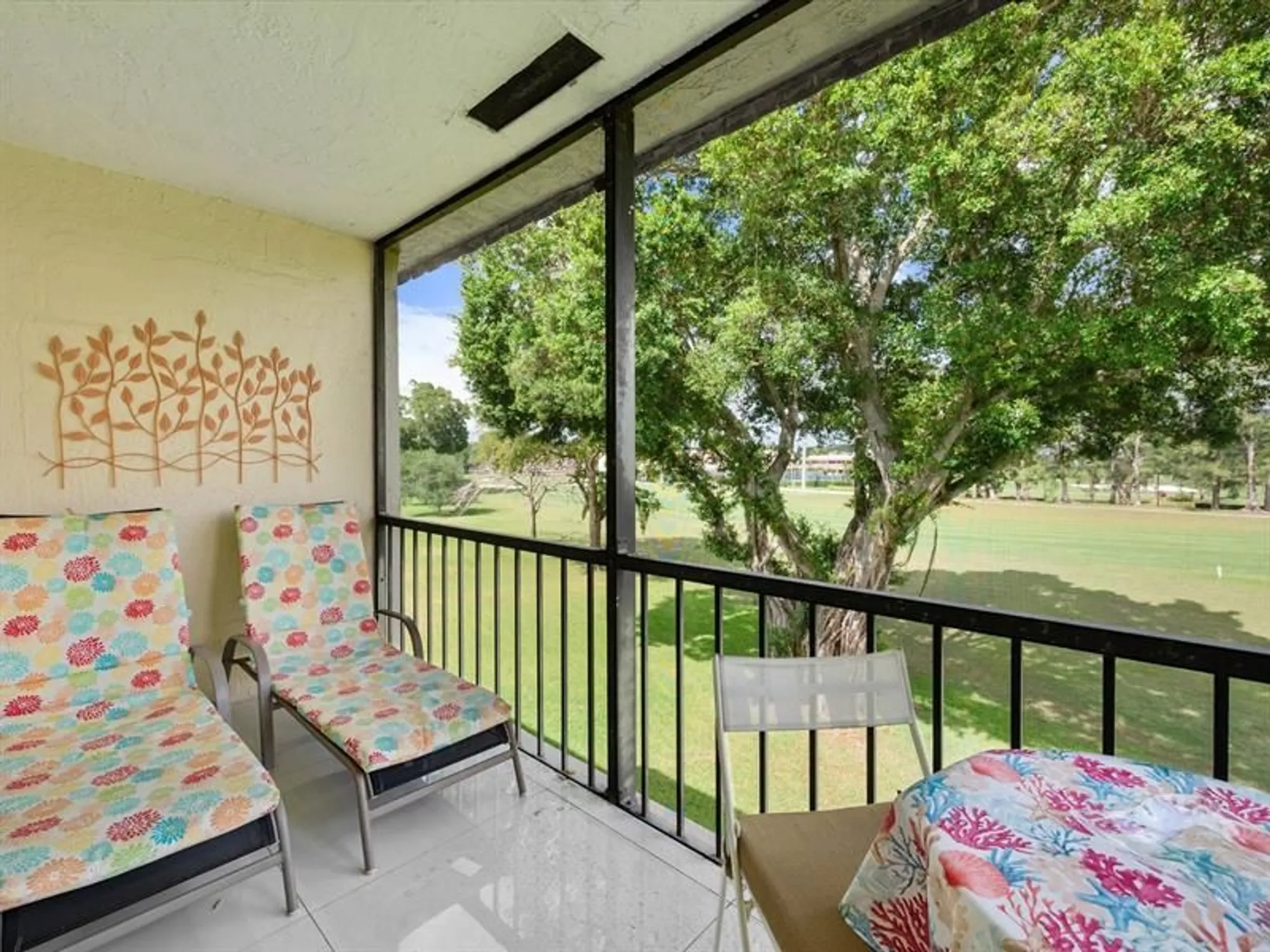 Property Slideshow image 2 of 44 | 9300 n hollybrook lake dr 303, Pembroke Pines, FL, 33025