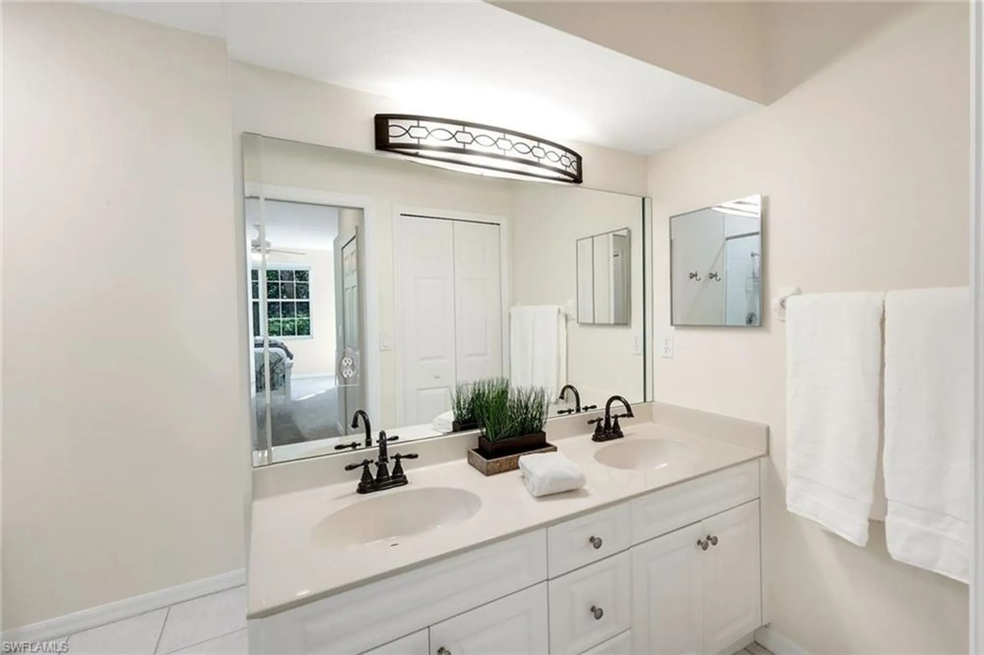 Property Slideshow image 16 of 32 | 3461 pointe creek ct 102, Bonita Springs, FL, 34134