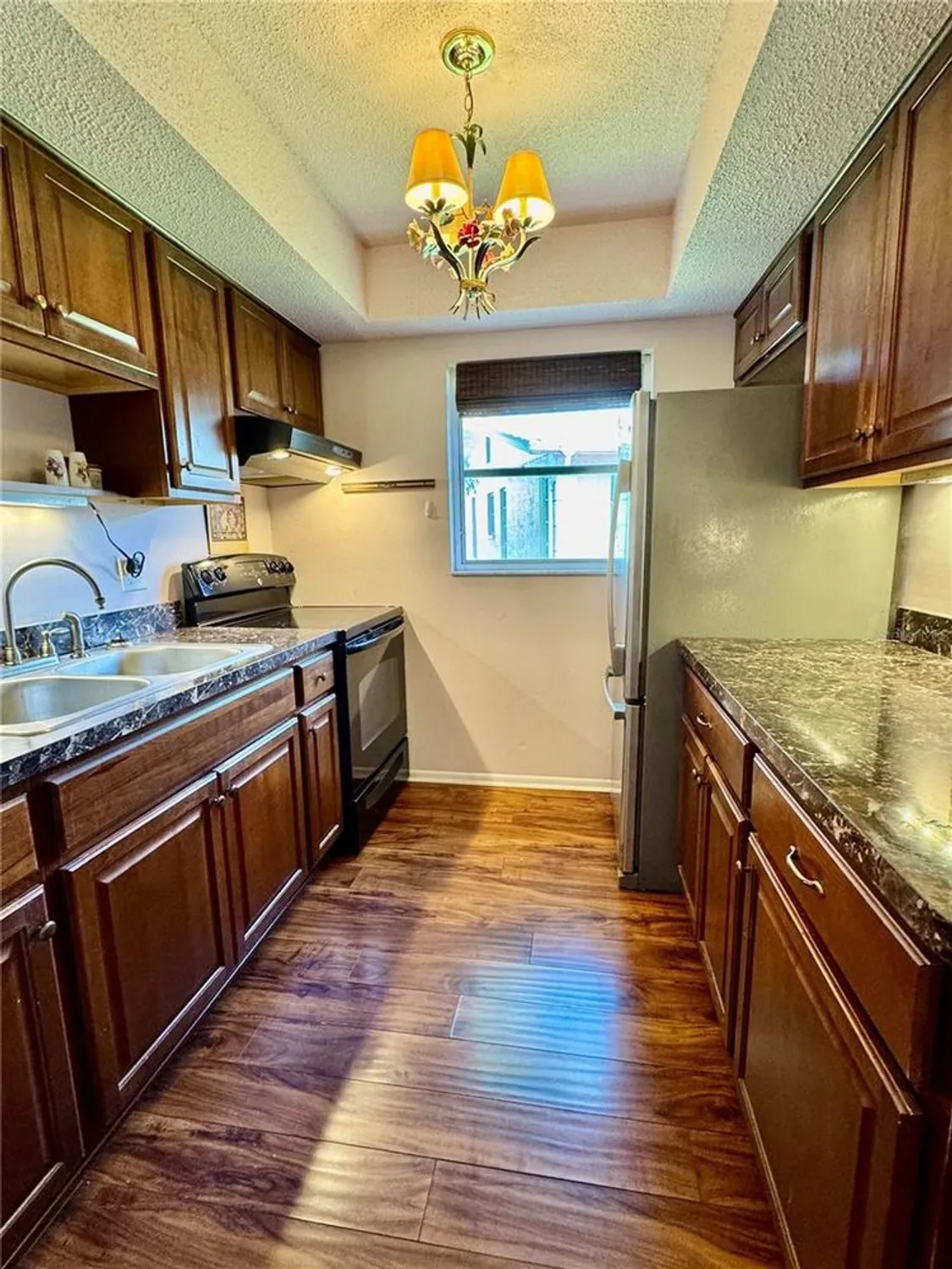 Property Slideshow image 9 of 20 | 857 cambridge ct, Dunedin, FL, 34698