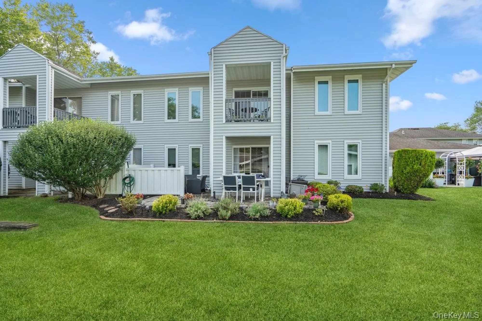 Property Slideshow image 29 of 35 | 914 fenway rd, Saint James, NY, 11780