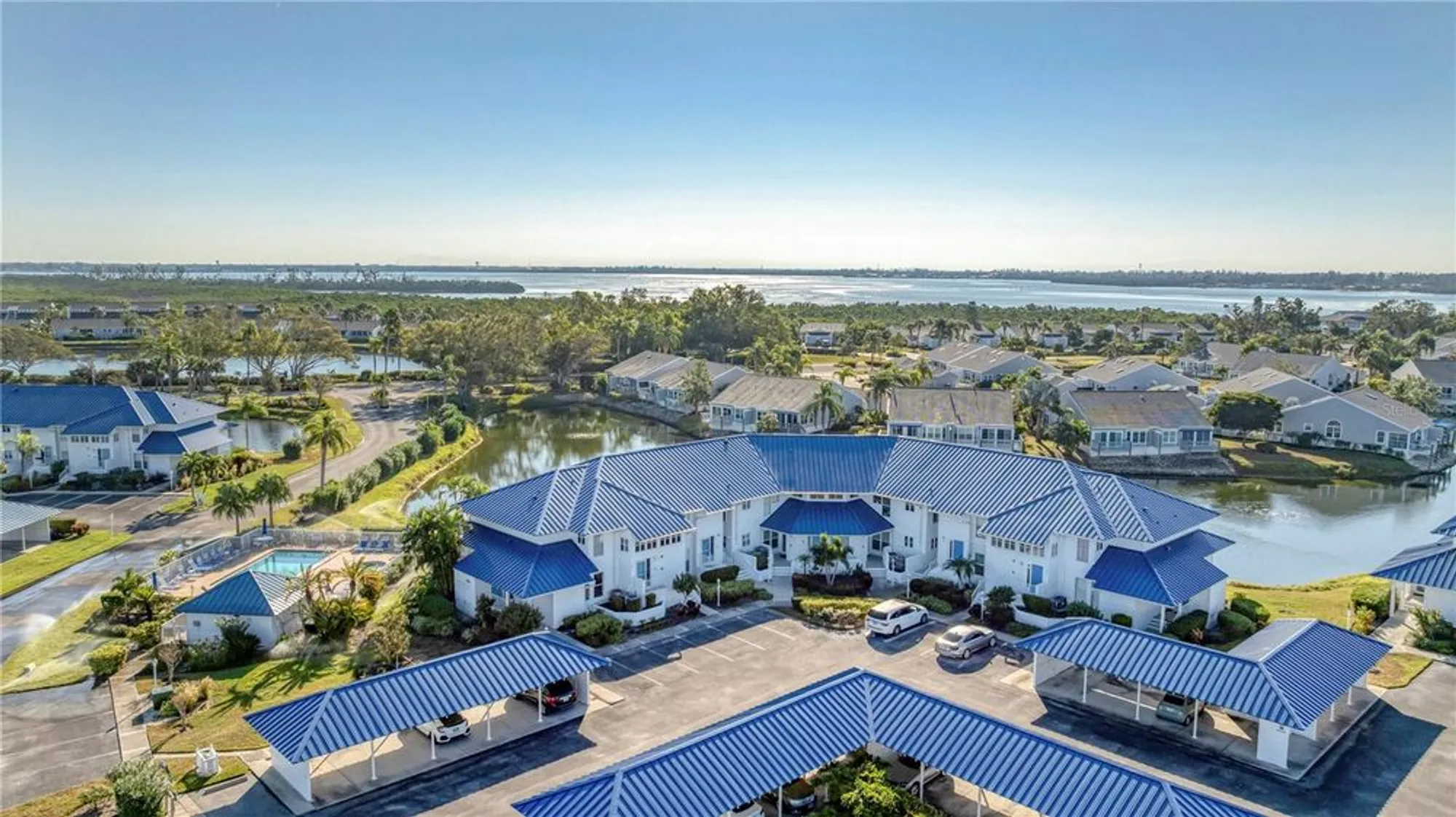 Property Slideshow image 32 of 54 | 983 sandpiper cir, Bradenton, FL, 34209