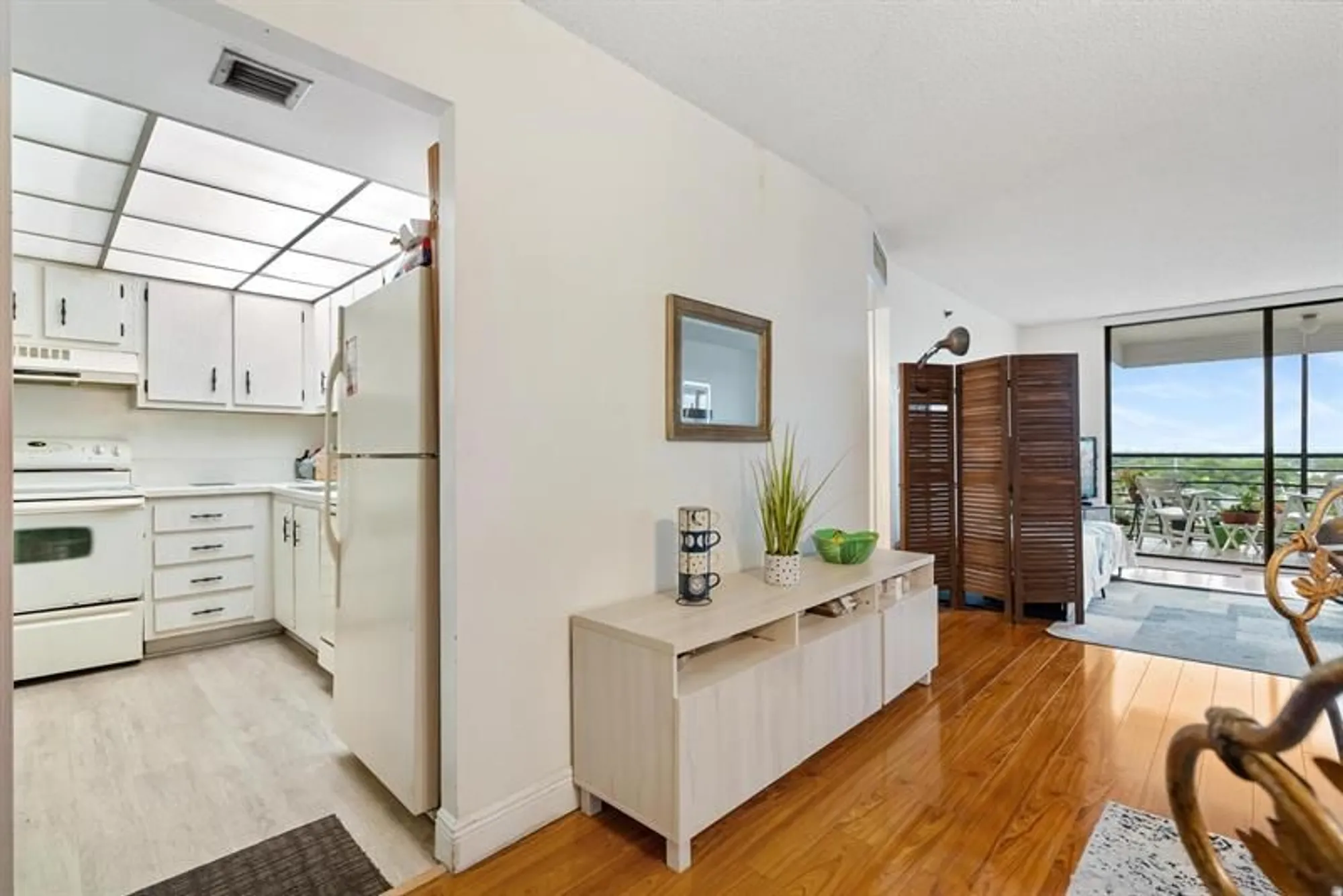 Property Slideshow image 9 of 19 | 1200 saint charles pl ph 21, Pembroke Pines, FL, 33026