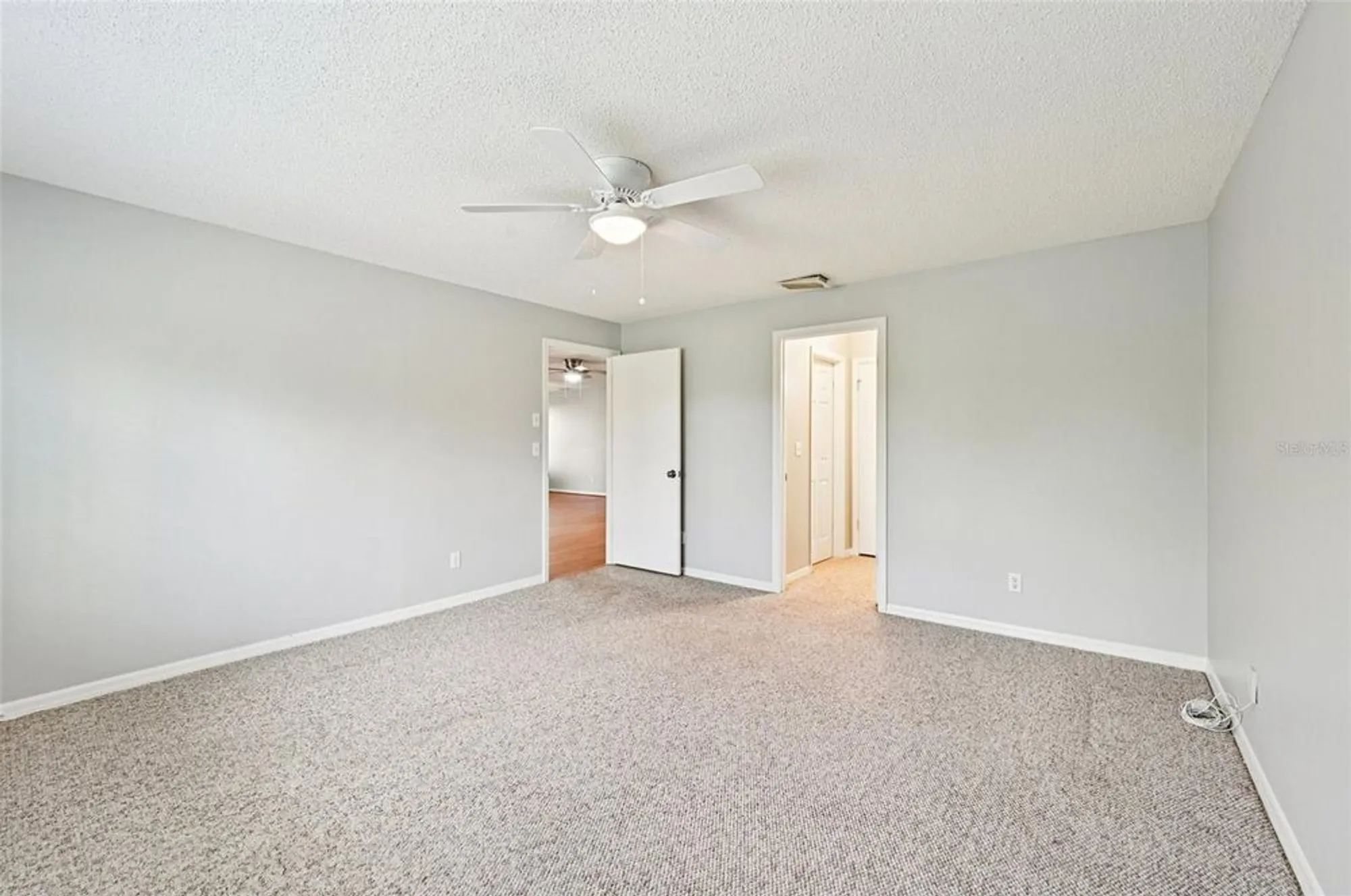 Property Slideshow image 21 of 55 | 2421 lancaster dr, Sun City Center, FL, 33573