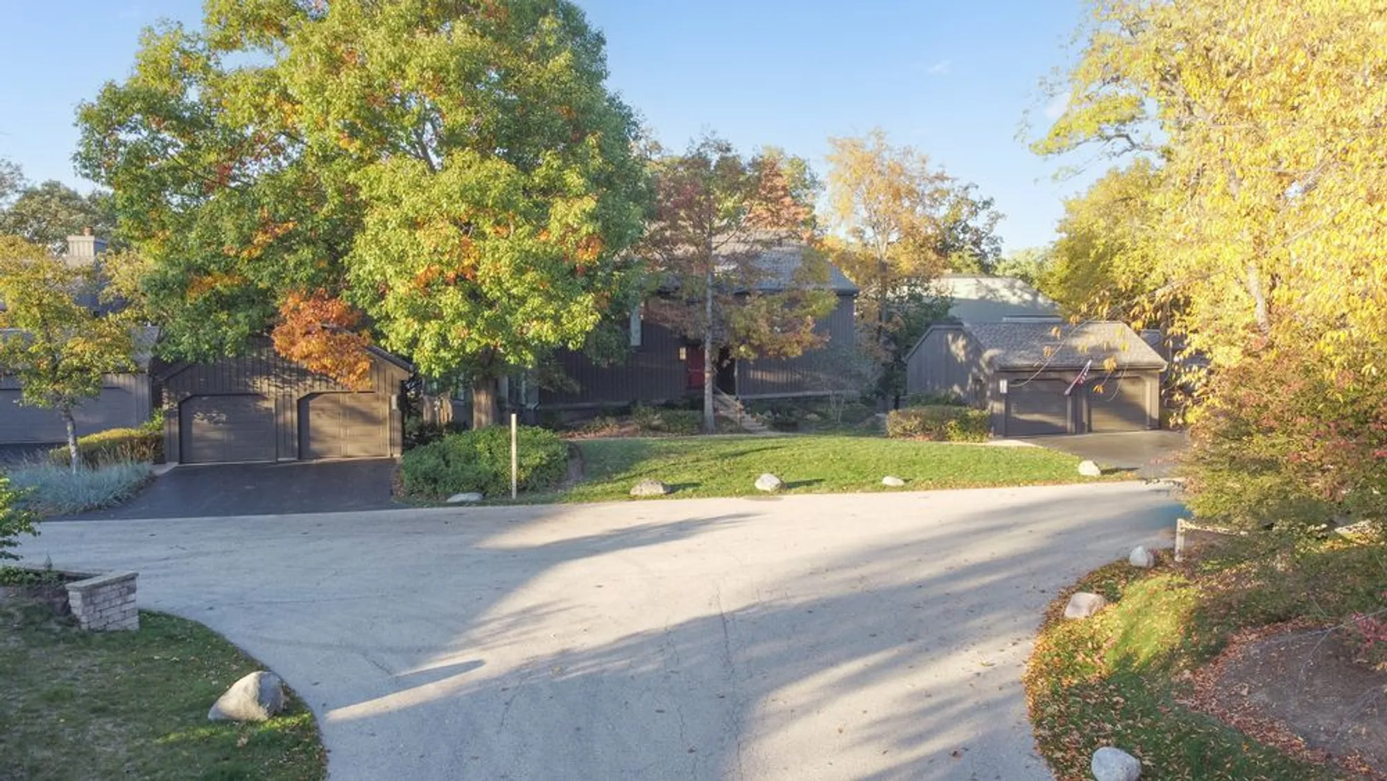 Property Slideshow image 4 of 37 | 294 mallard pt a, Lake Barrington, IL, 60010