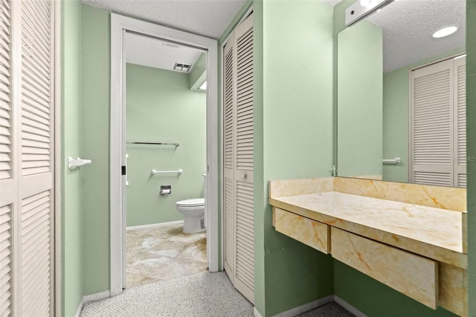 Property Slideshow image 26 of 39 | 8111 braddock cir 6, Port Richey, FL, 34668