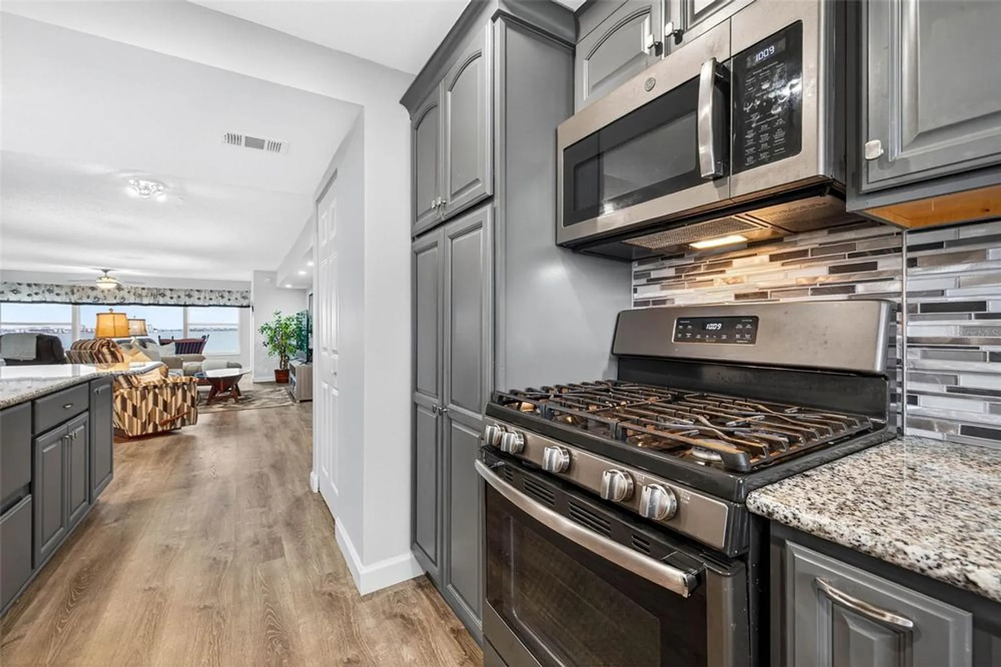 Property Slideshow image 6 of 44 | 6020 shore blvd 602, Gulfport, FL, 33707