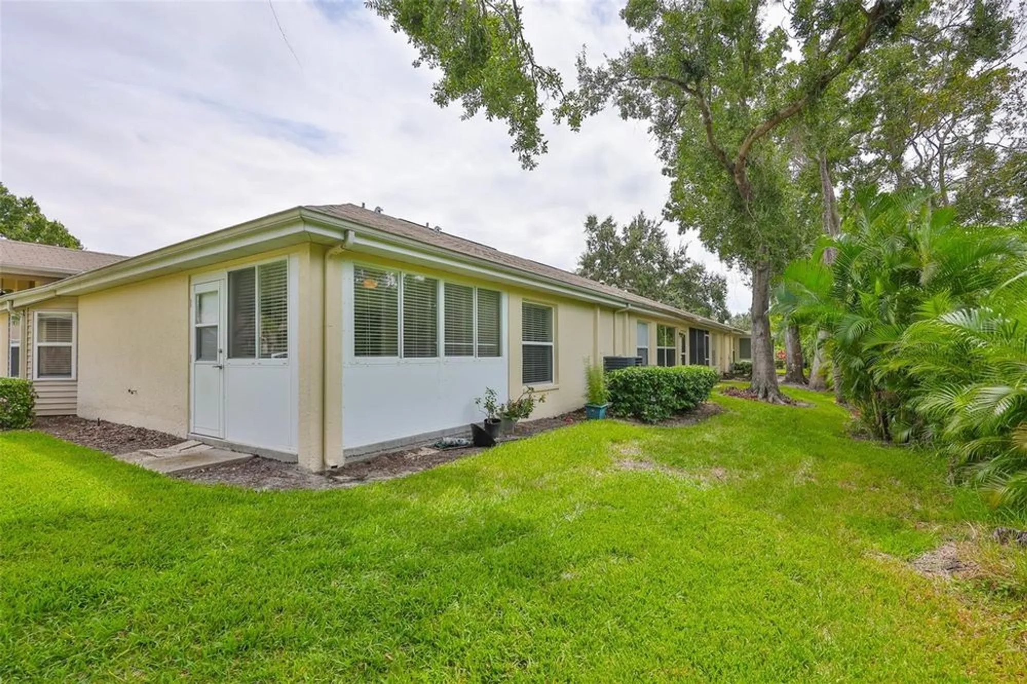 Property Slideshow image 32 of 40 | 2433 nantucket harbor loop, Sun City Center, FL, 33573