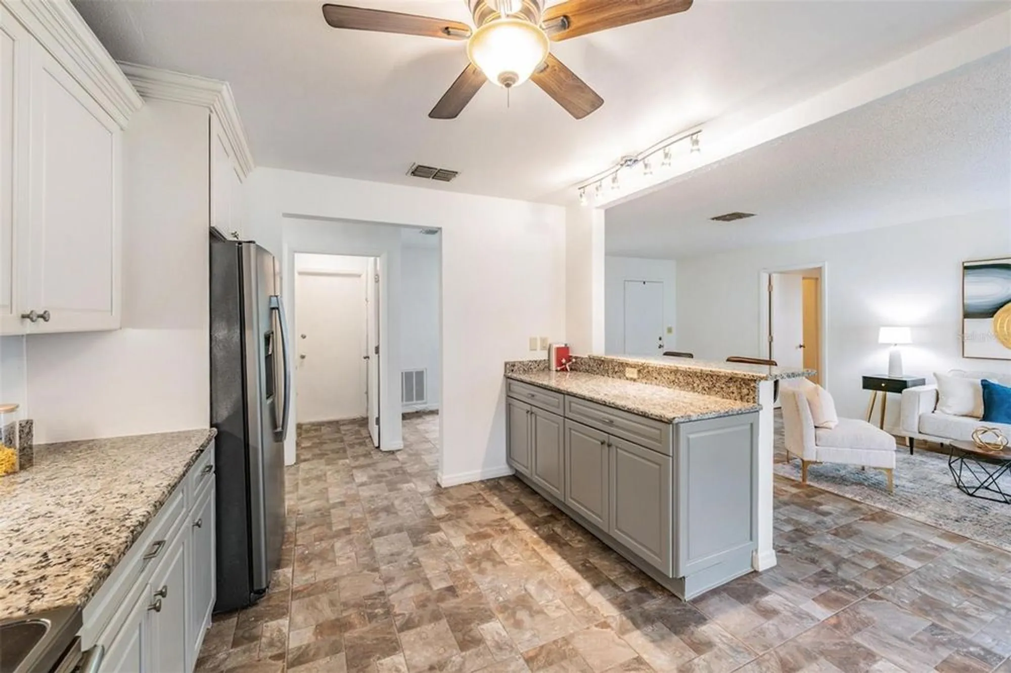 Property Slideshow image 8 of 26 | 2820 lomond dr, Palm Harbor, FL, 34684