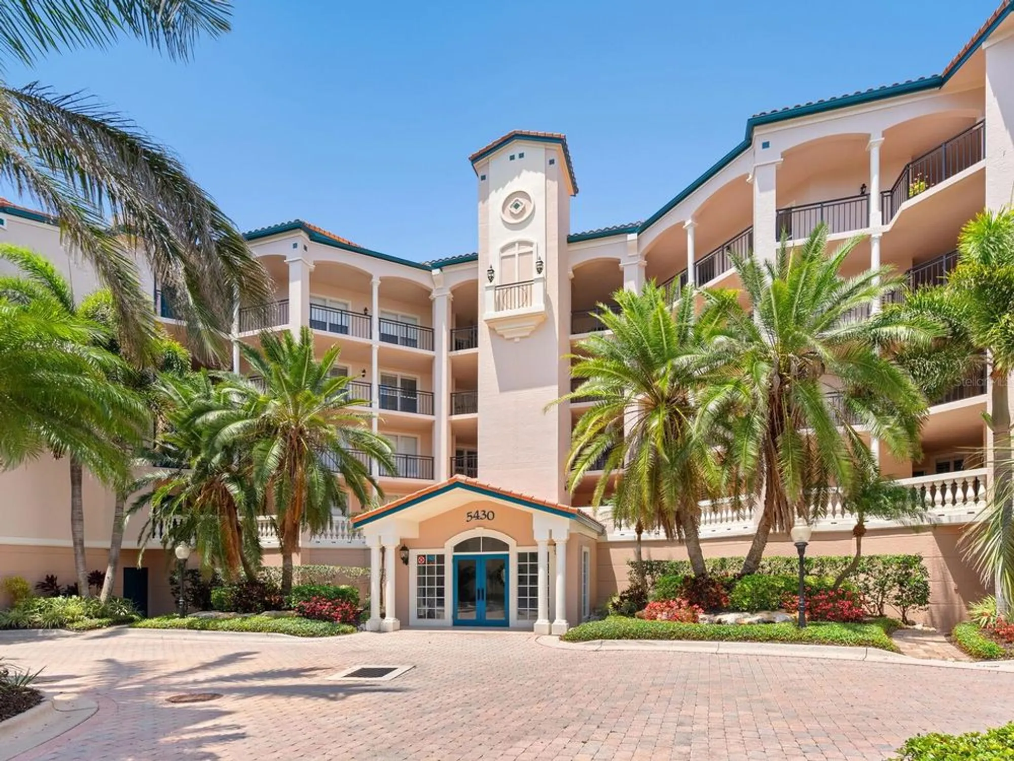 Property Slideshow image 4 of 61 | 5430 eagles point cir 101, Sarasota, FL, 34231