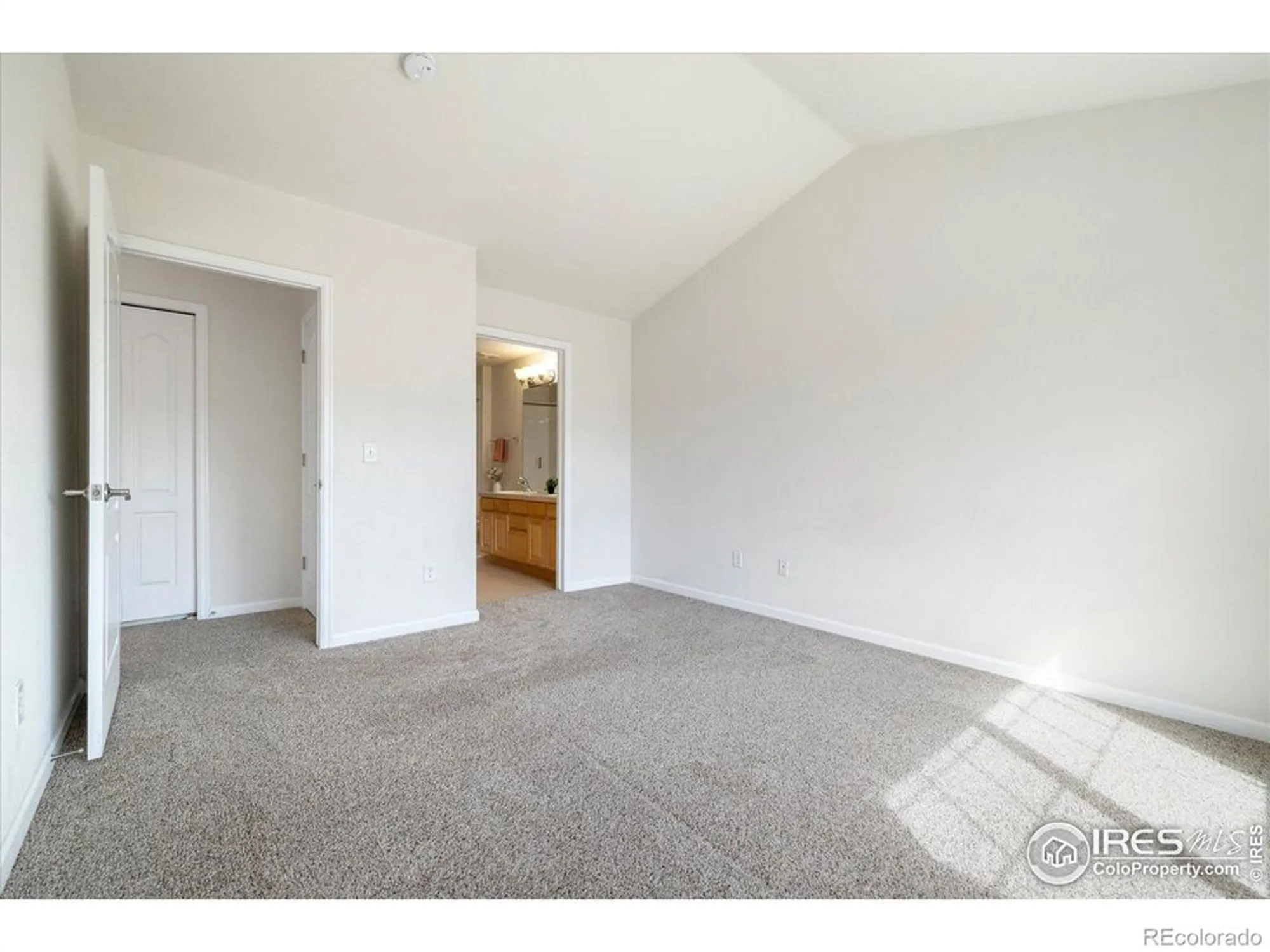 Property Slideshow image 18 of 33 | 4615 hahns peak dr unit 202, Loveland, CO, 80538