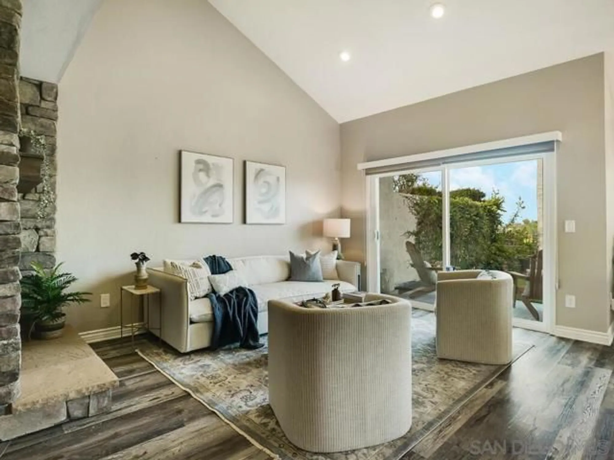 Property Slideshow image 4 of 68 | 12872 circulo dardo, San Diego, CA, 92128