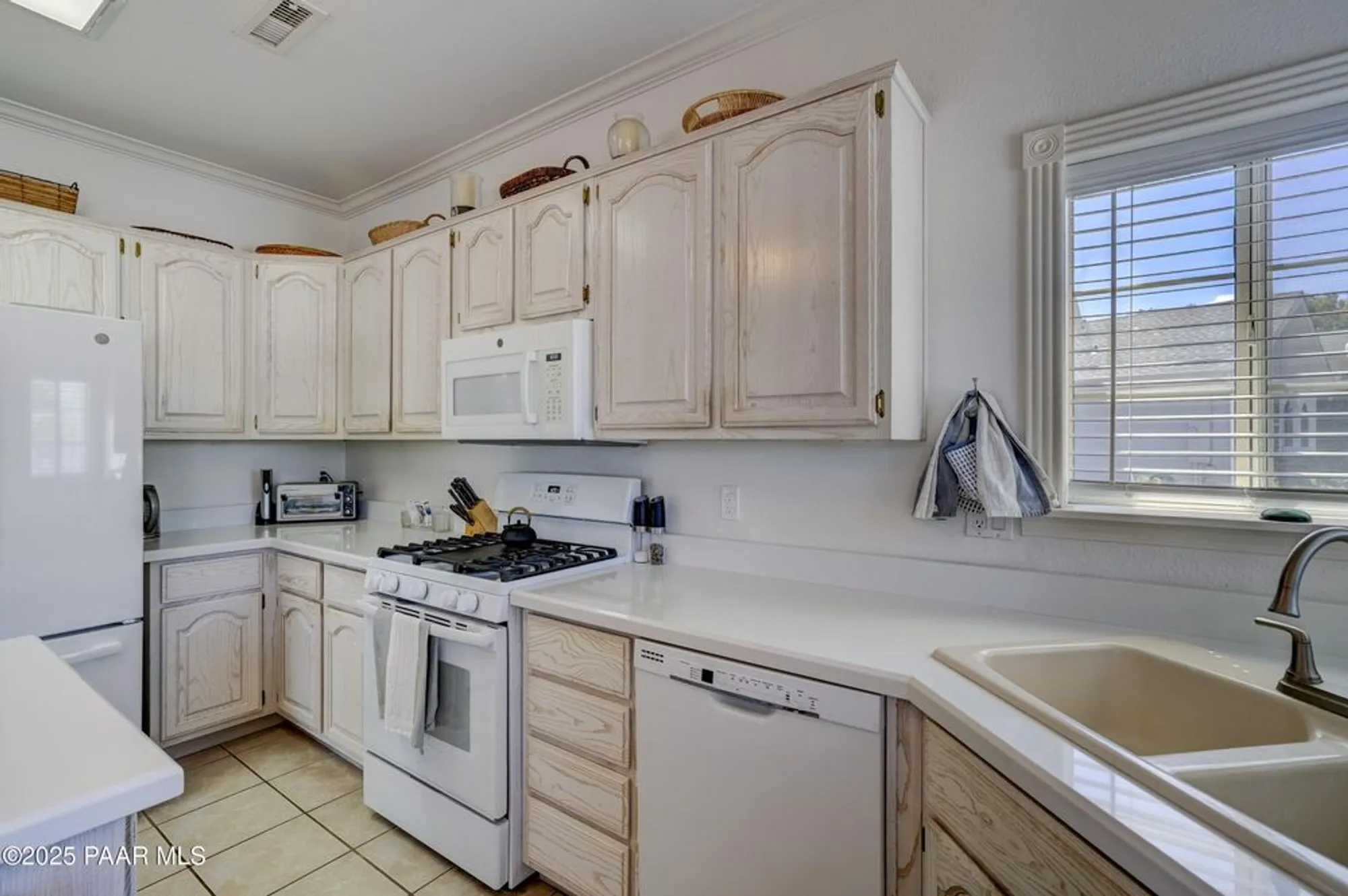 Property Slideshow image 14 of 40 | 1800 e mulberry, Prescott Valley, AZ, 86314