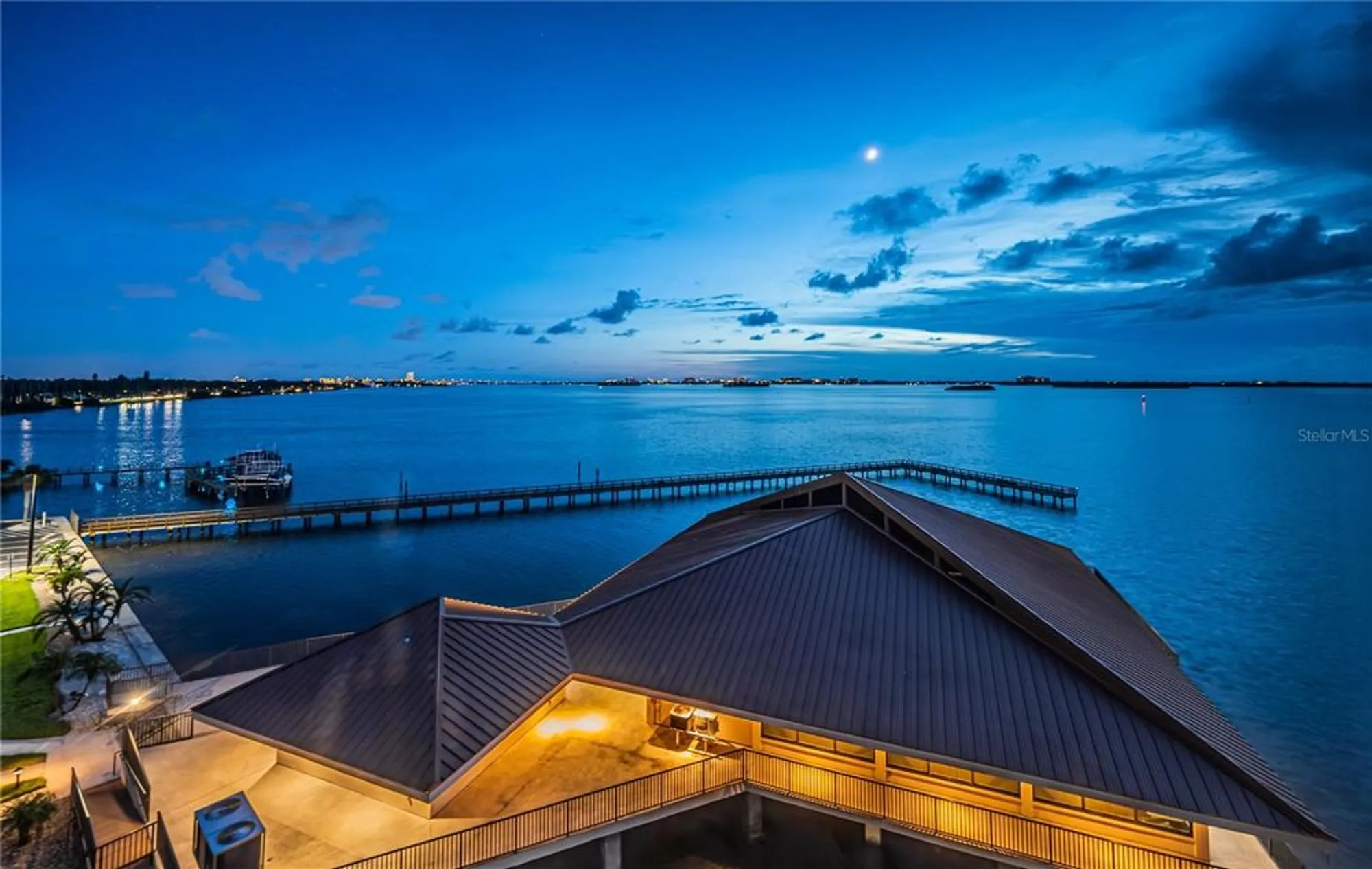 Property Slideshow image 6 of 57 | 634 edgewater dr 644, Dunedin, FL, 34698
