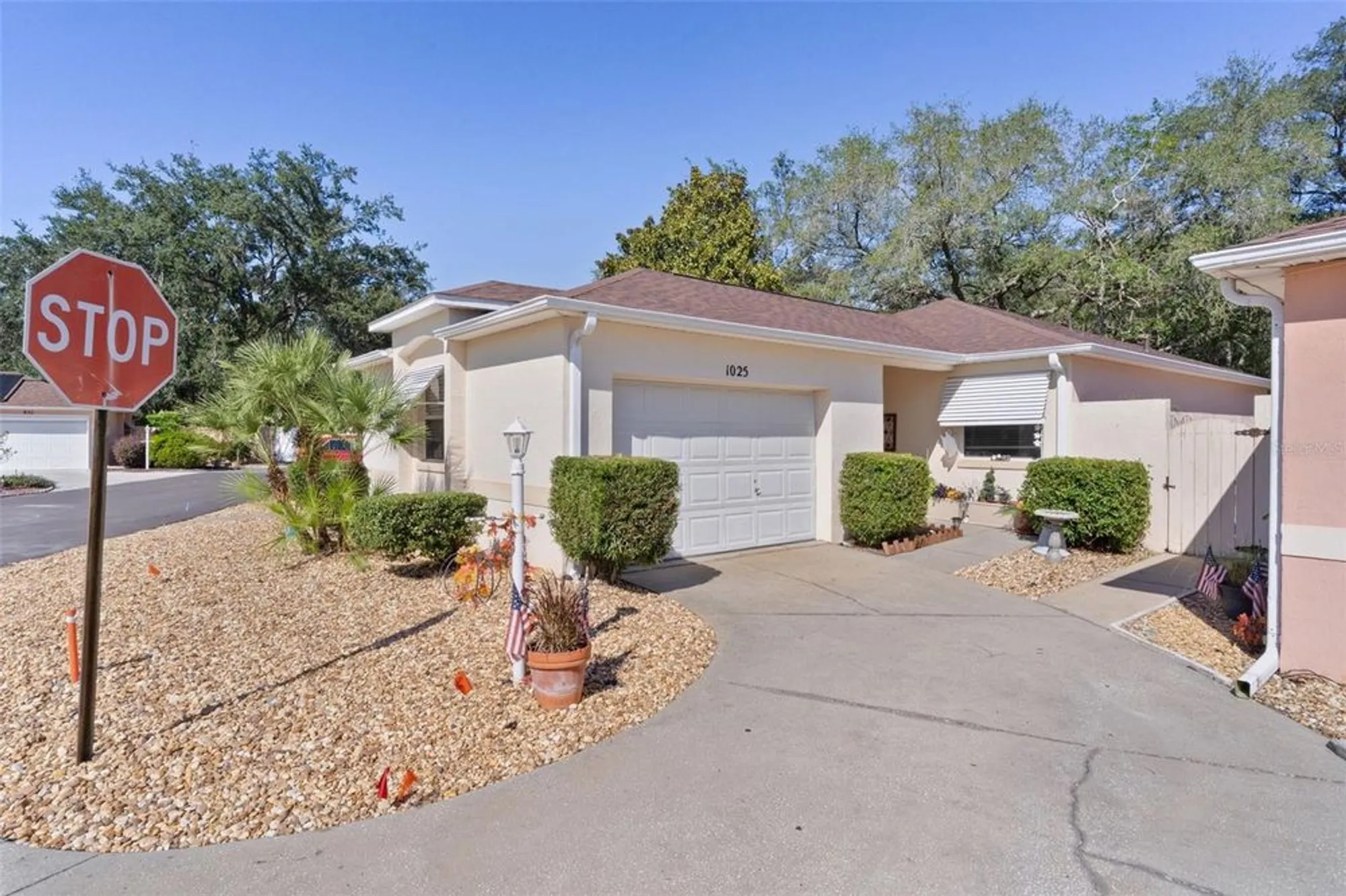 Property Slideshow image 2 of 53 | 1025 avalon ave, Lady Lake, FL, 32159