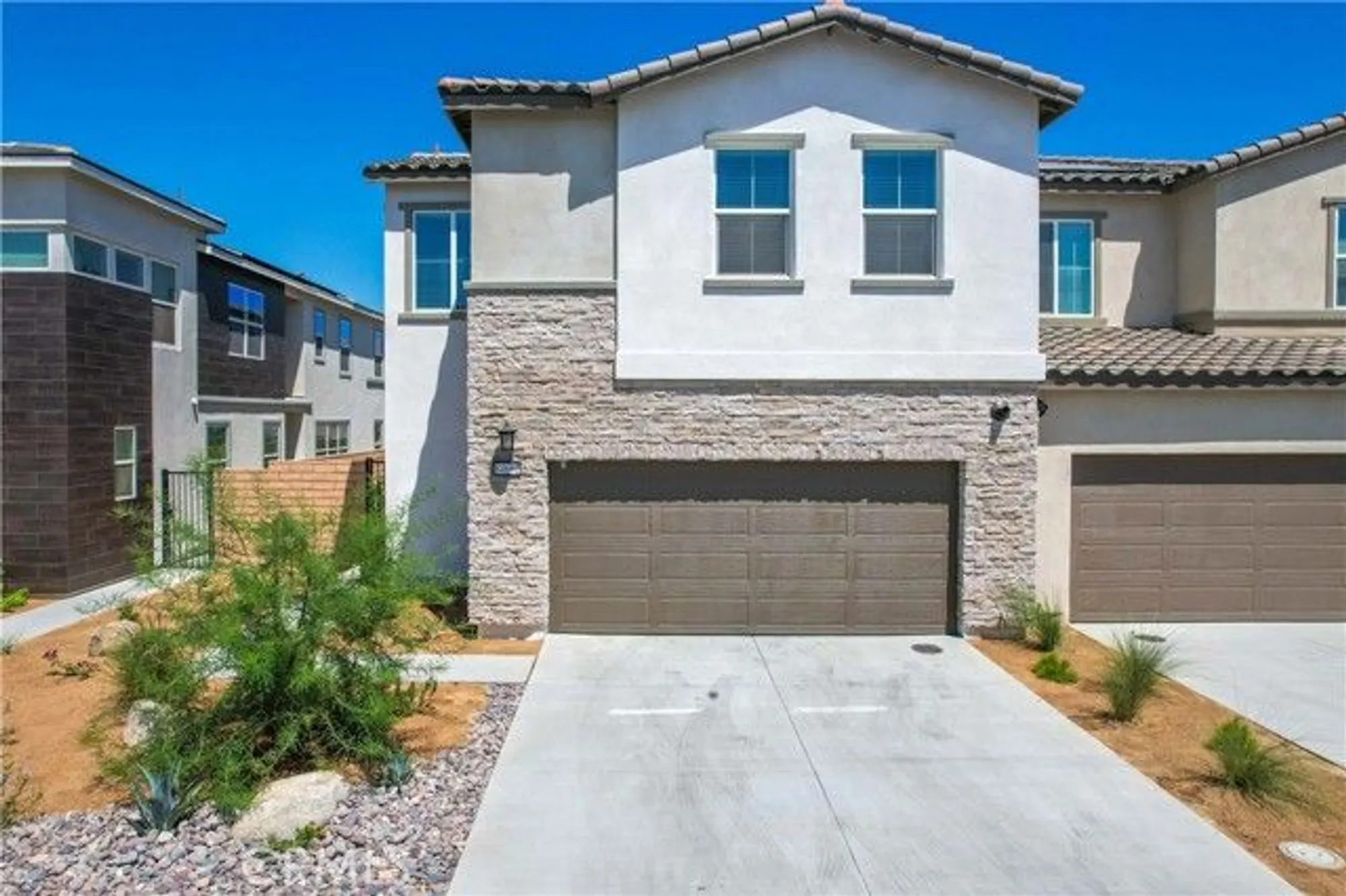 Property Slideshow image 2 of 40 | 84662 litorale ct, Indio, CA, 92203