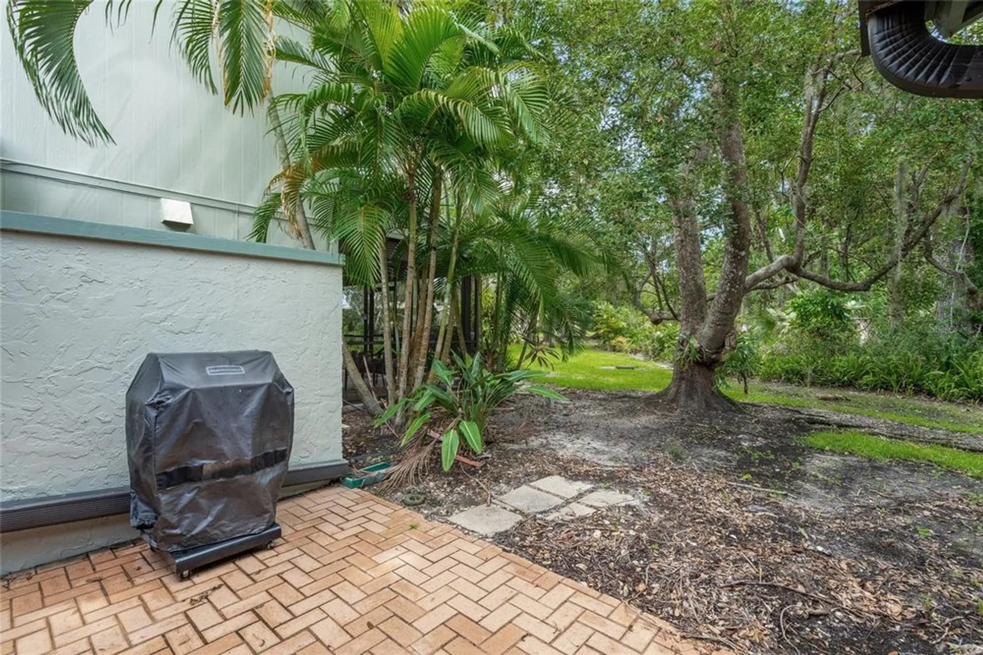 Property Slideshow image 30 of 43 | 4637 willow wood cir 44, Sarasota, FL, 34241
