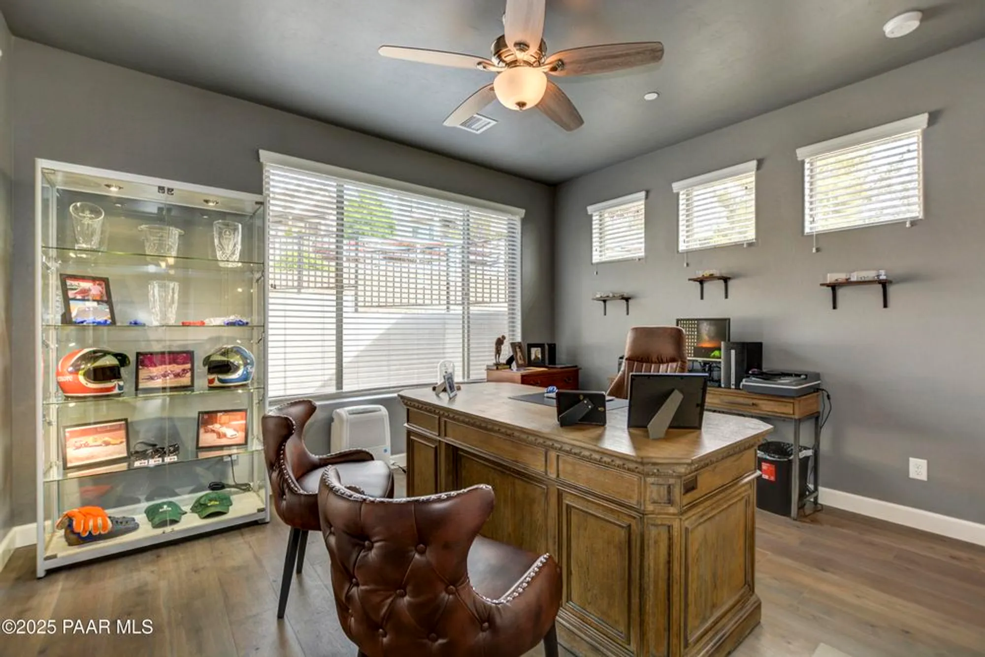 Property Slideshow image 18 of 26 | 212 e smoke tree ln, Prescott, AZ, 86301