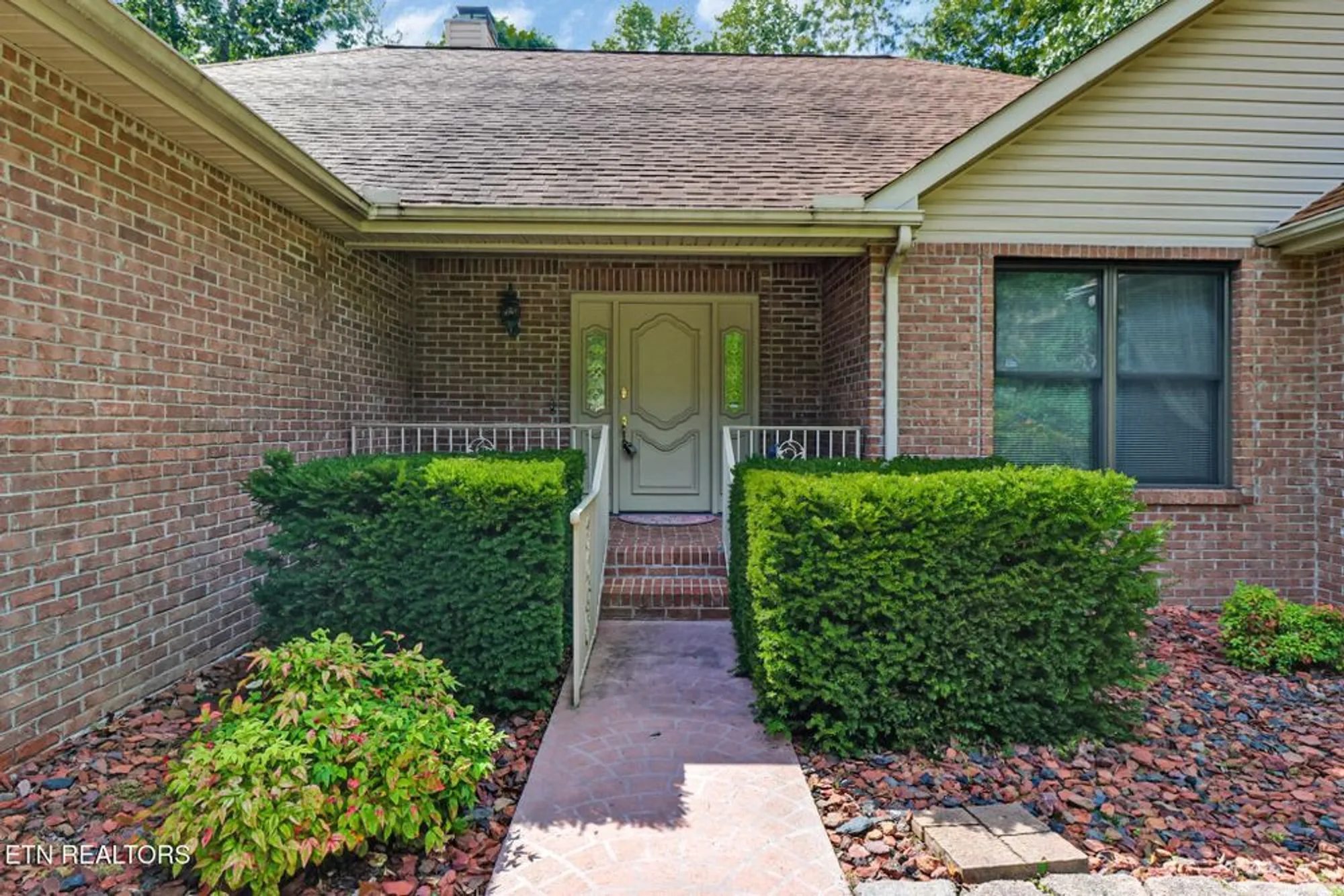 Property Slideshow image 4 of 54 | 104 flossmoor cir, Crossville, TN, 38558