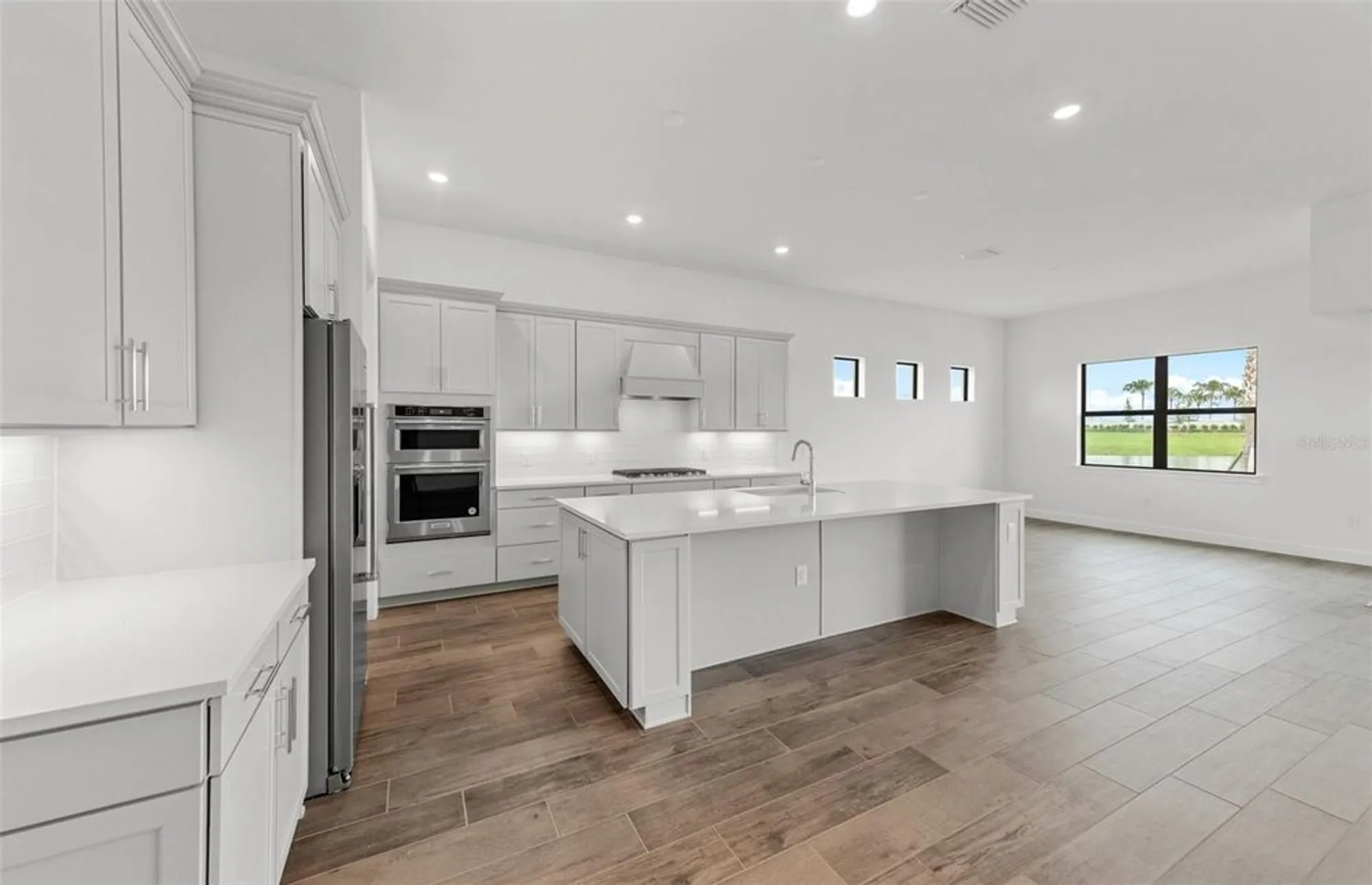 Property Slideshow image 10 of 37 | 5008 stoney point gln, Lakewood Ranch, FL, 34211