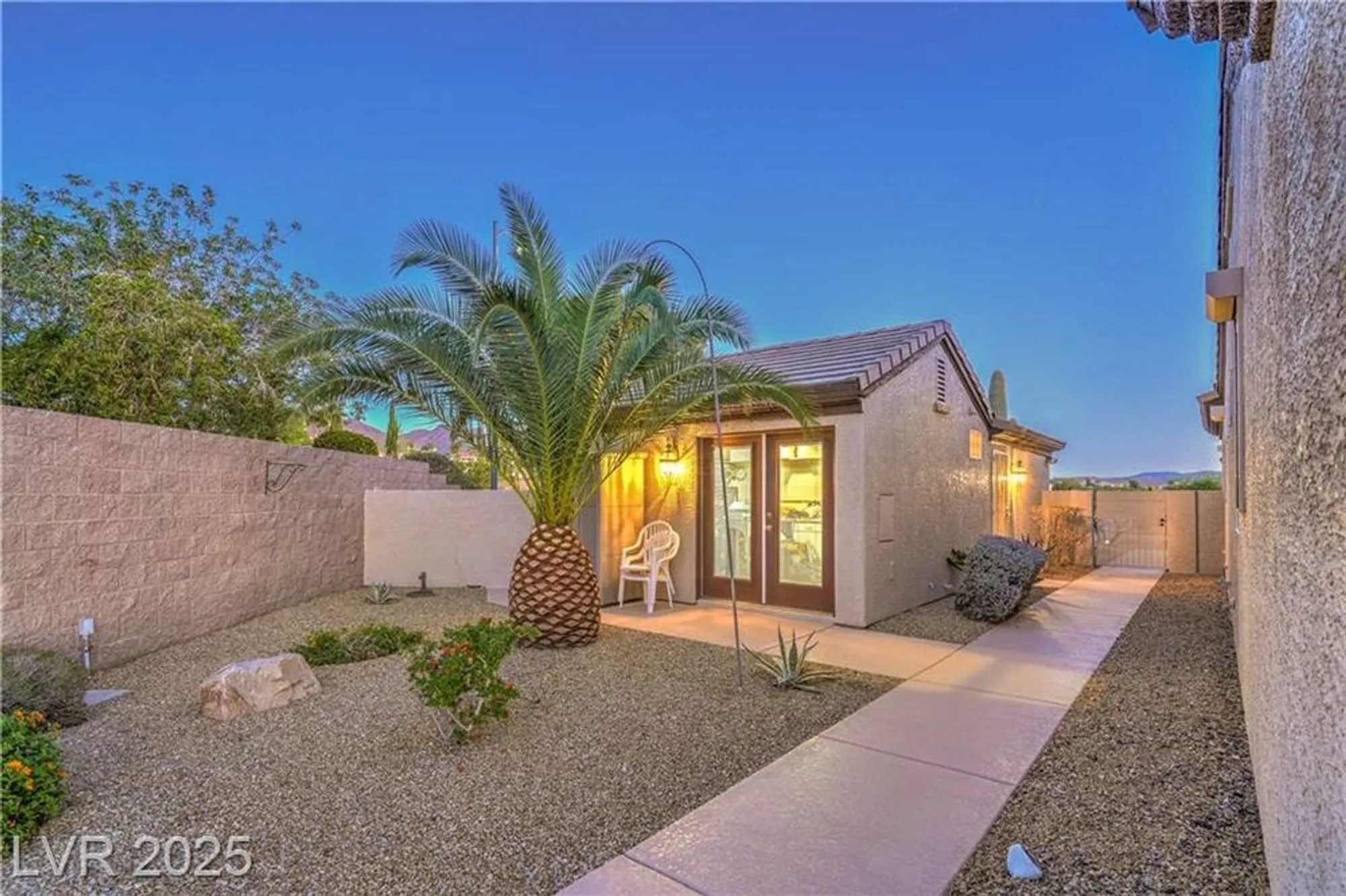 Property Slideshow image 18 of 48 | 2760 olivia heights ave, Henderson, NV, 89052