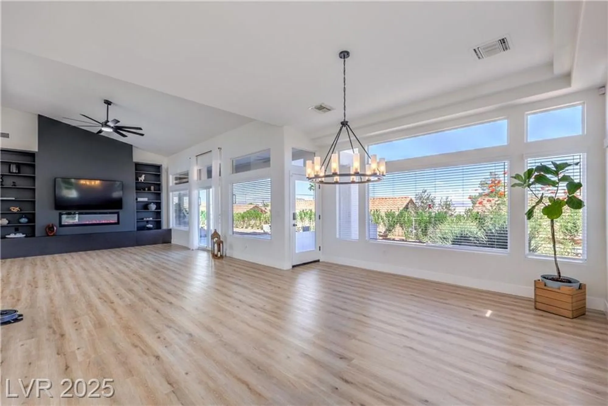 Property Slideshow image 7 of 34 | 3028 treesdale dr, Las Vegas, NV, 89134