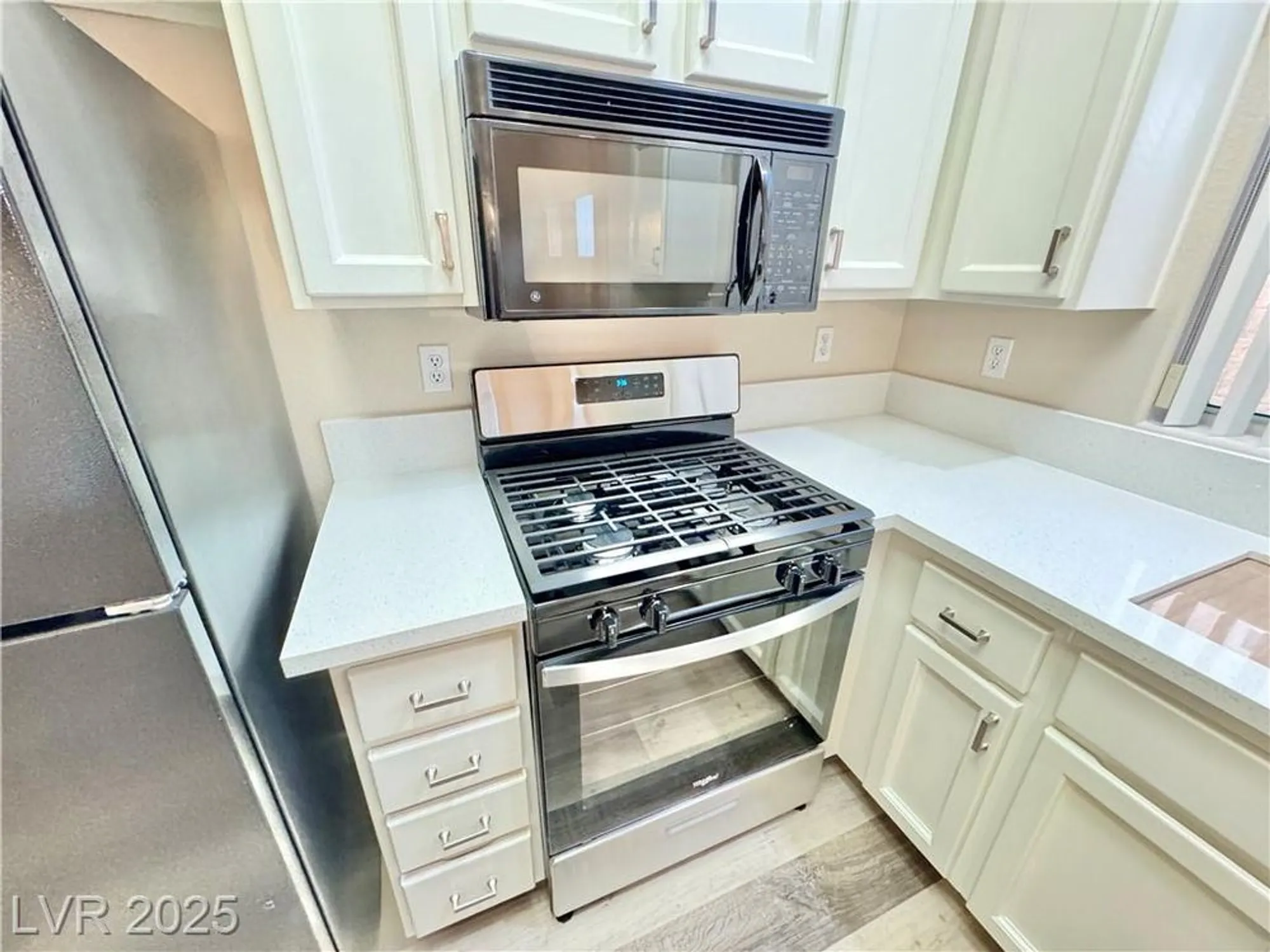 Property Slideshow image 11 of 98 | 10316 bent brook pl, Las Vegas, NV, 89134