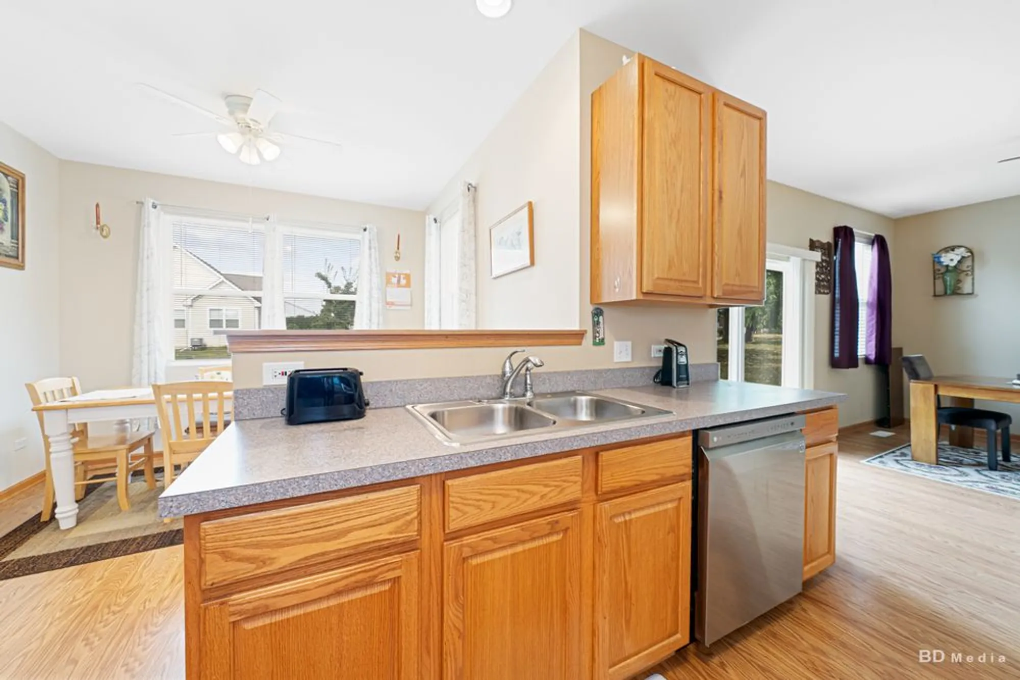 Property Slideshow image 7 of 28 | 2508 meer park ct, Crest Hill, IL, 60403