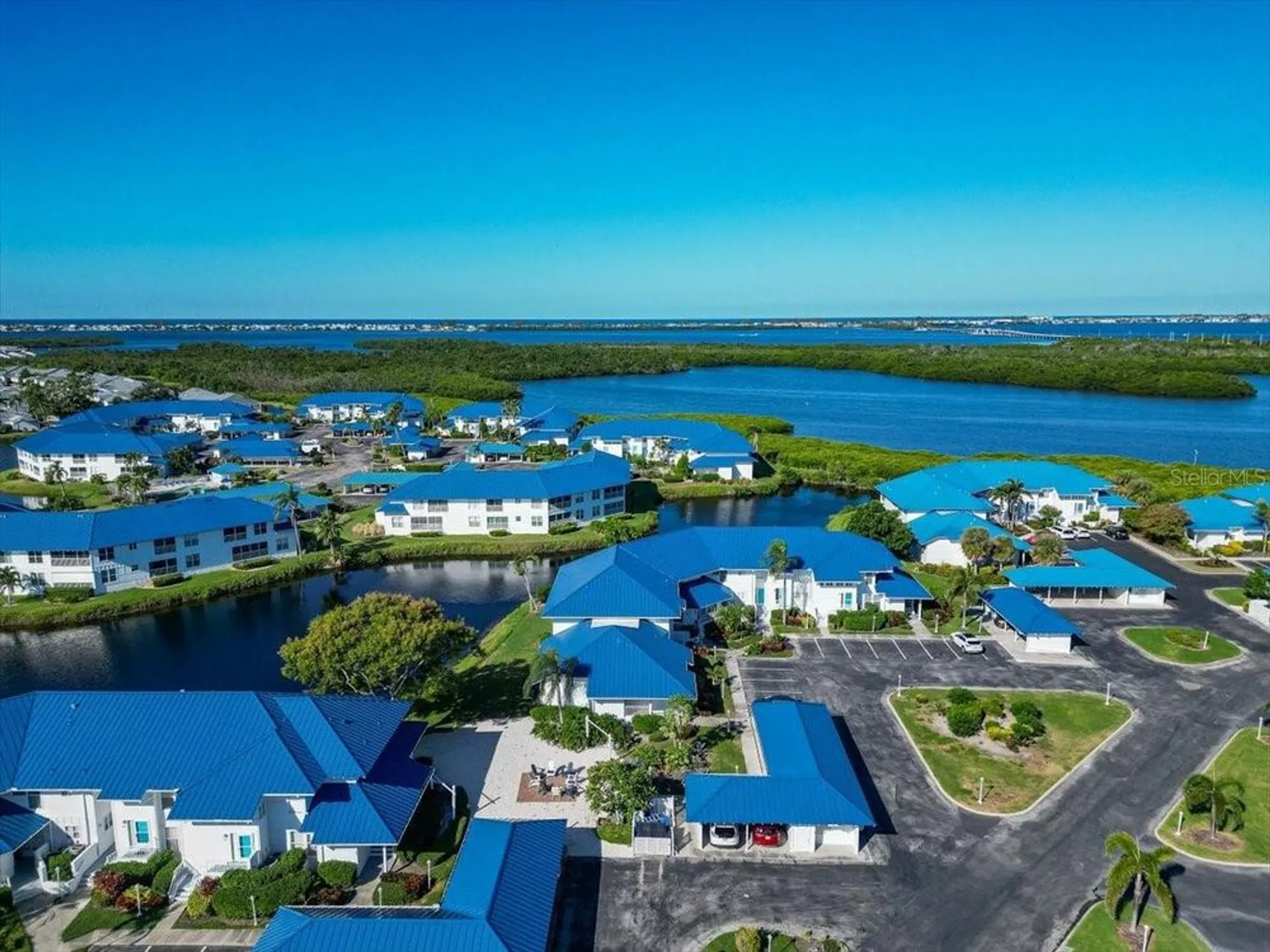 Property Slideshow image 5 of 56 | 841 audubon dr # 841, Bradenton, FL, 34209