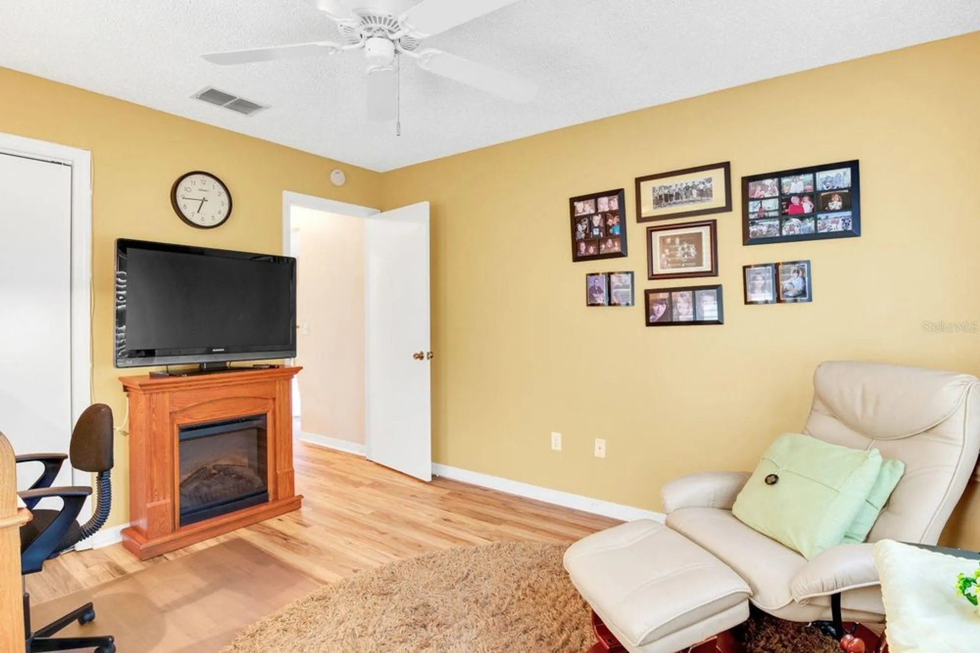 Property Slideshow image 23 of 34 | 1502 el paso way, The Villages, FL, 32162