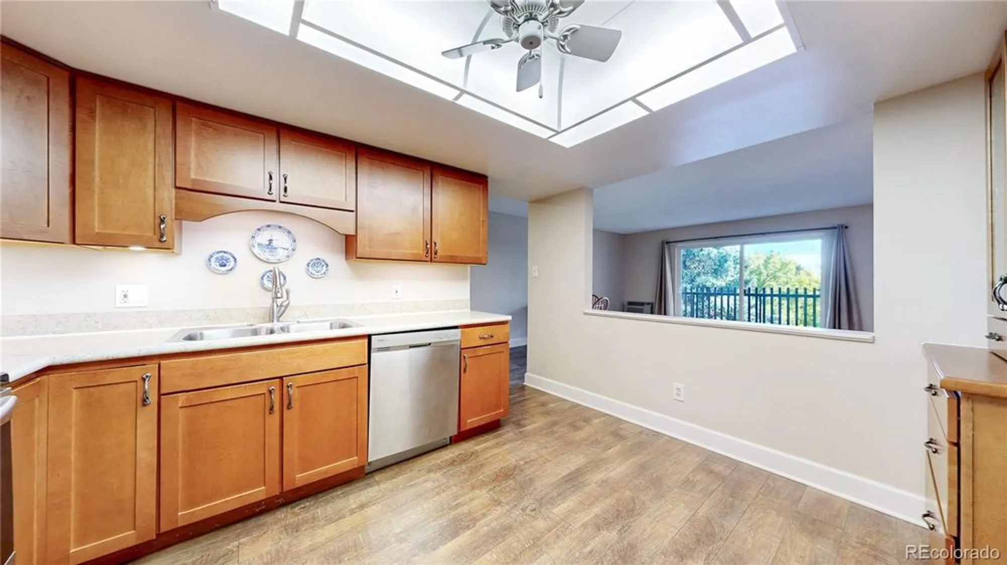 Property Slideshow image 7 of 29 | 13691 e marina dr apt 405, Aurora, CO, 80014